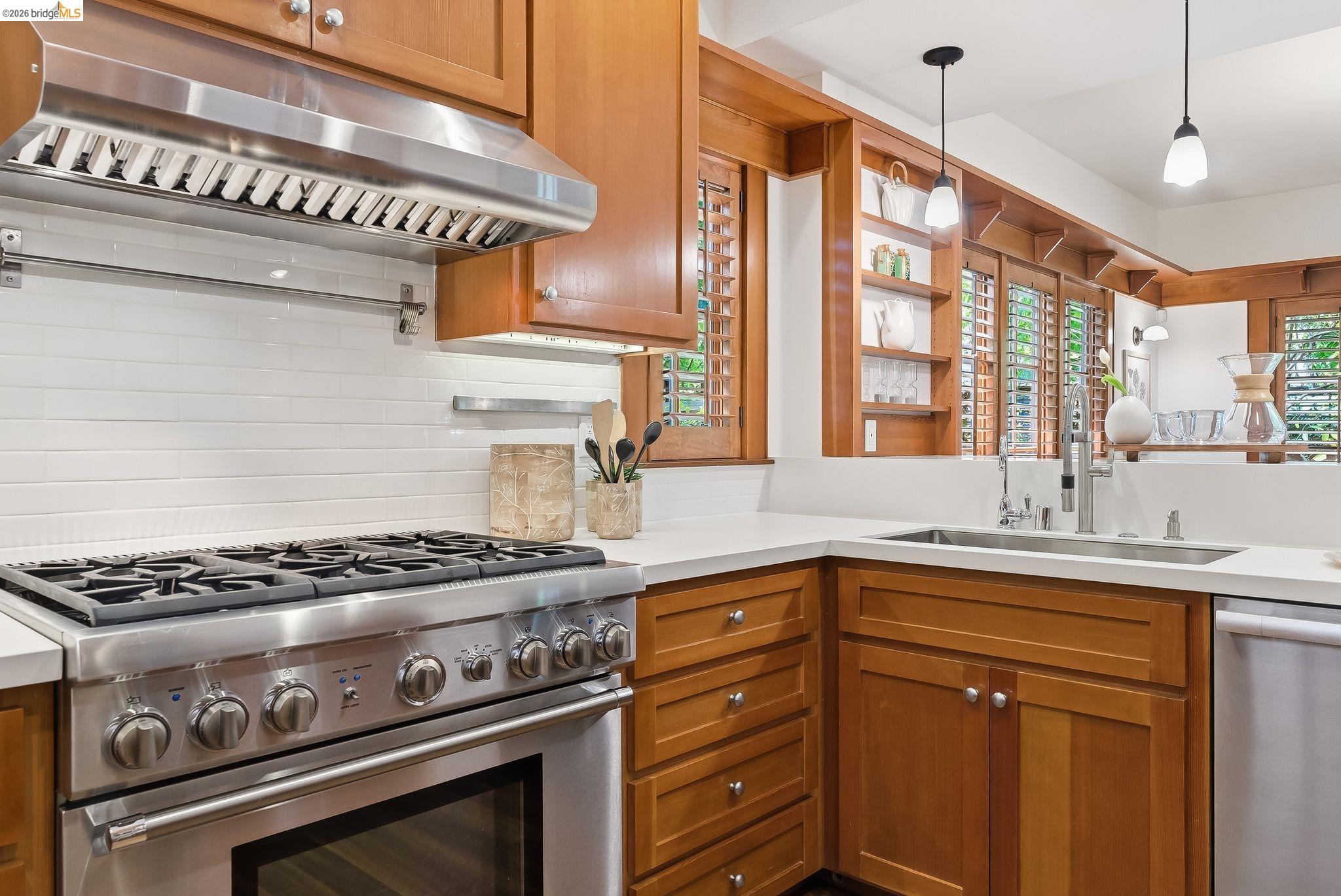 6401 Benvenue Avenue, Oakland CA 94618 — photo 10