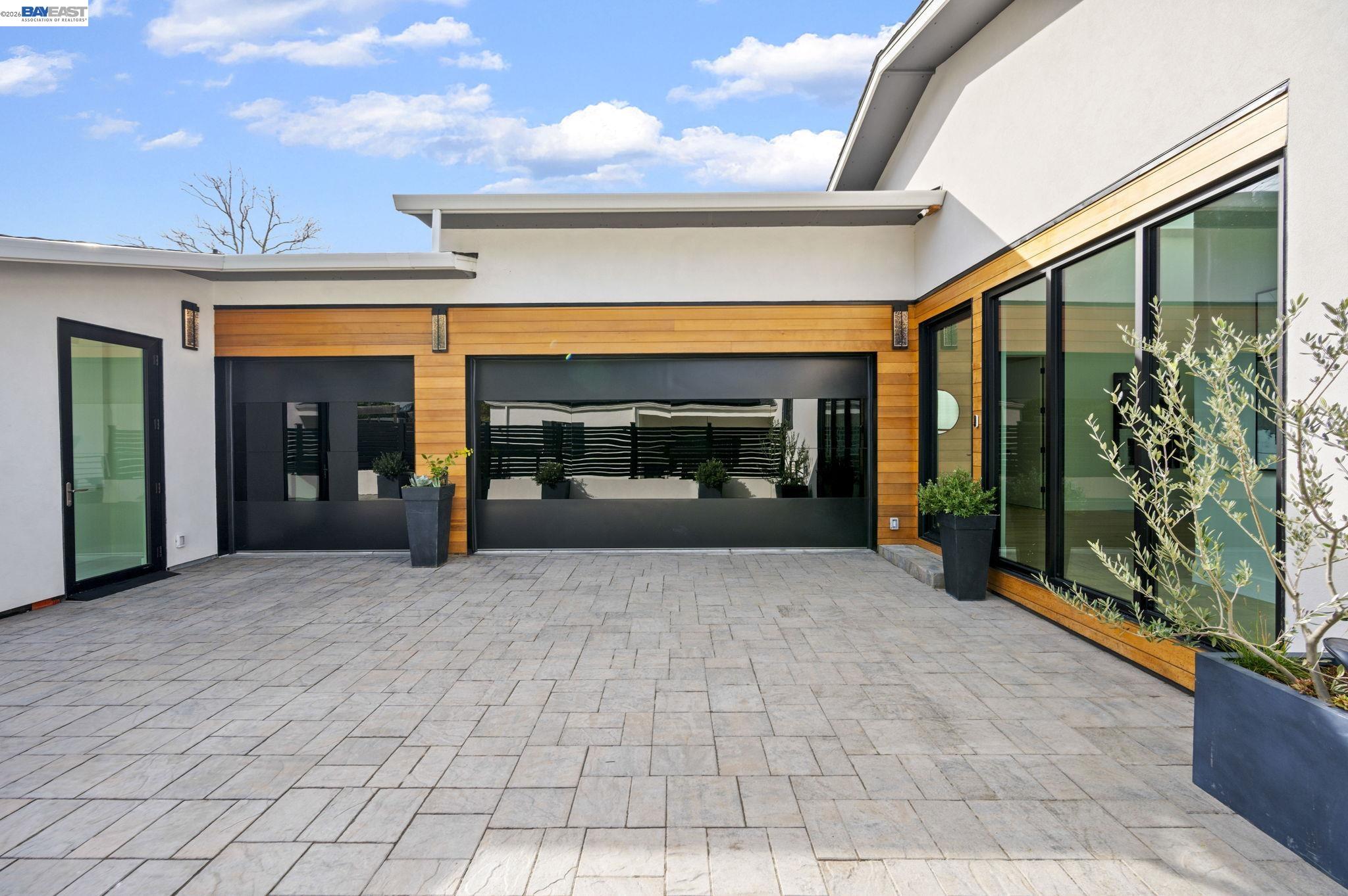 Oakland Luxury
