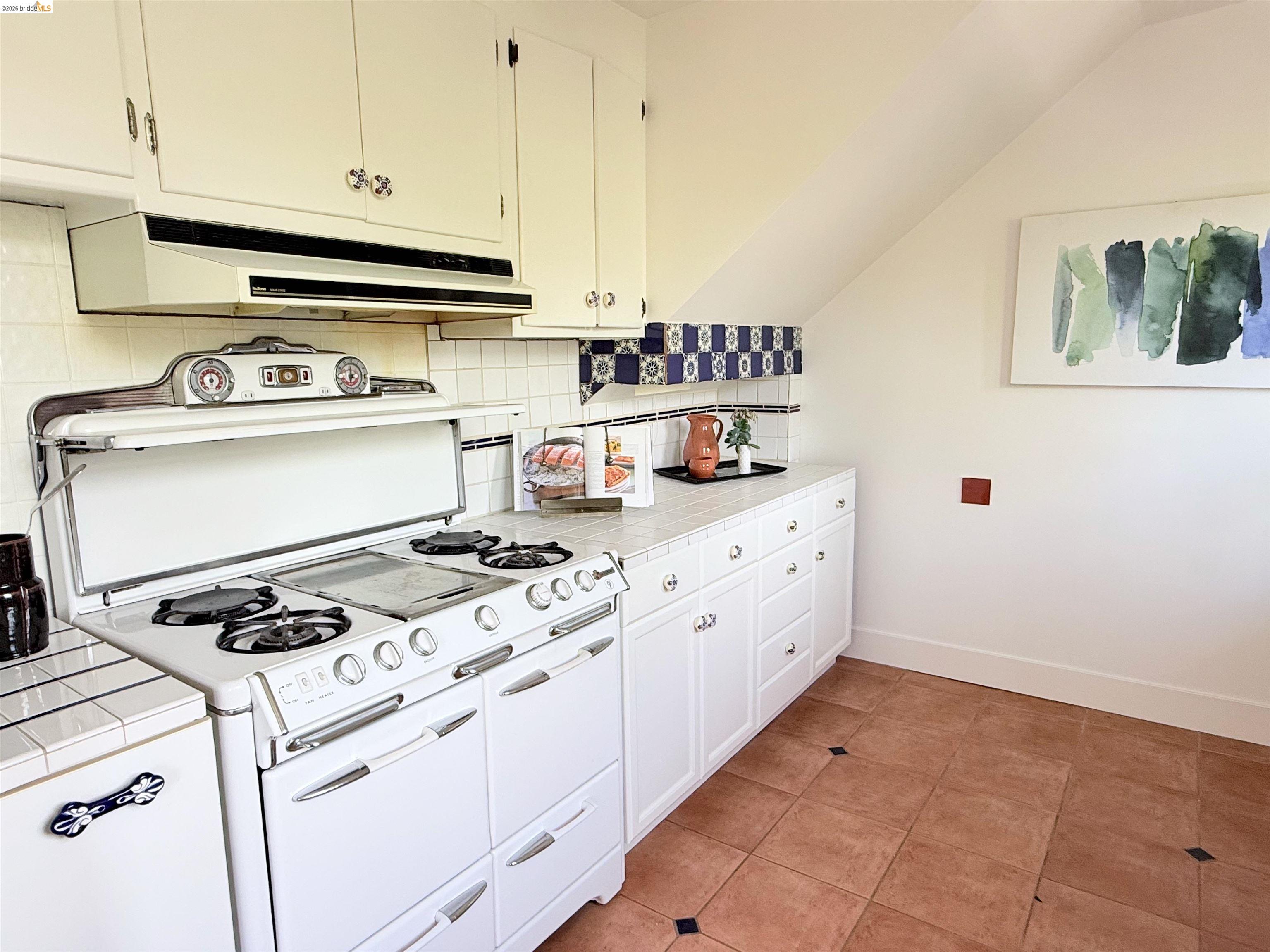 Photo #8: 41136169 Listing: Photo #8