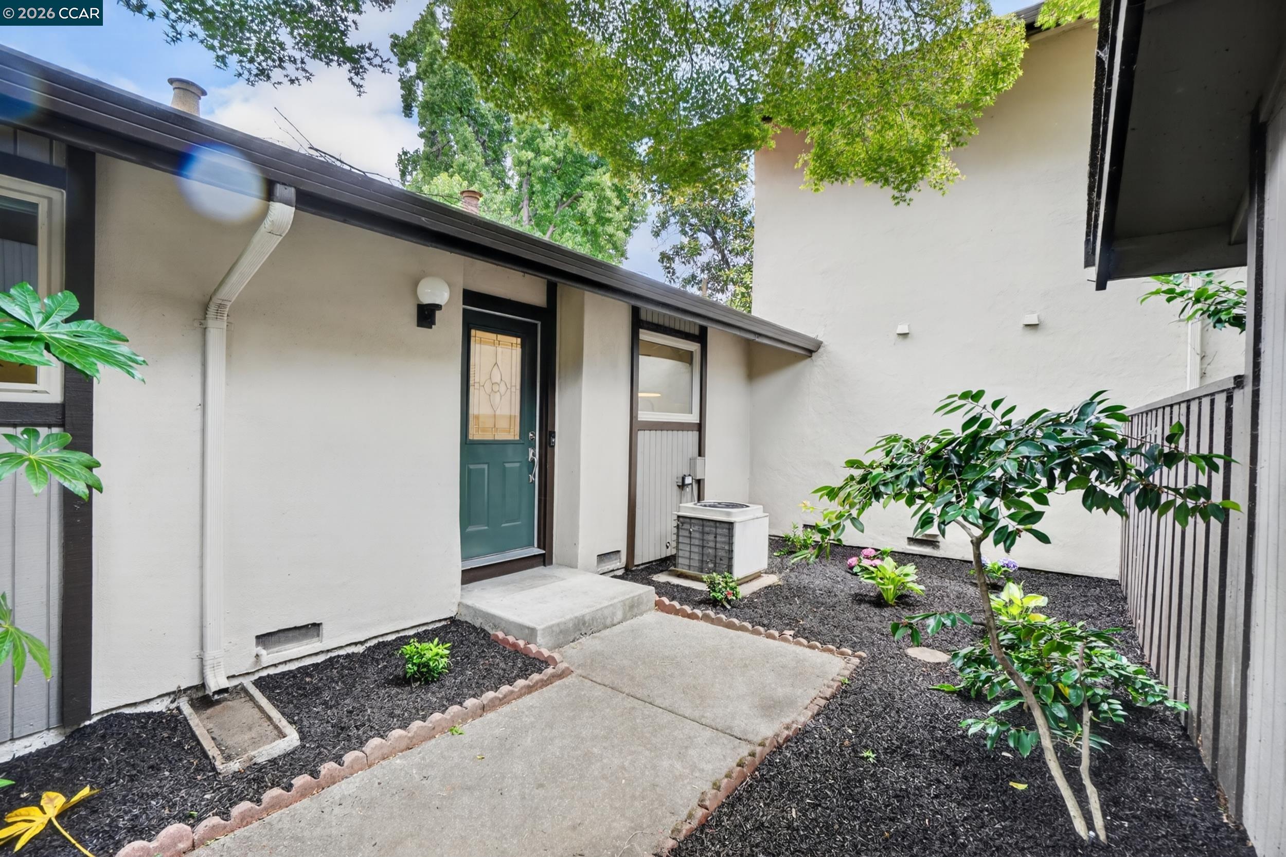 Photo #4: 41136171 Listing: Photo #4