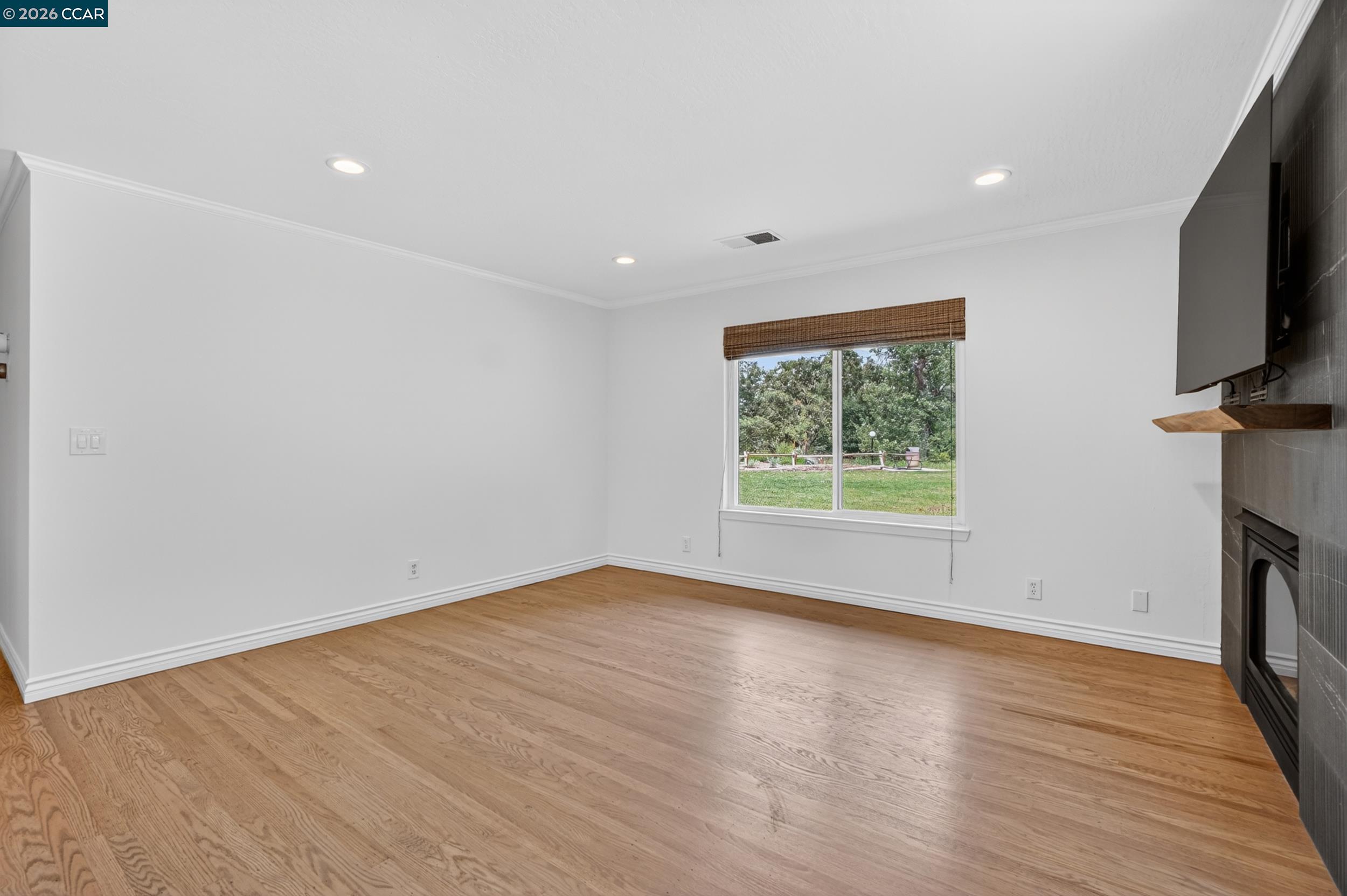 Photo #8: 41136171 Listing: Photo #8