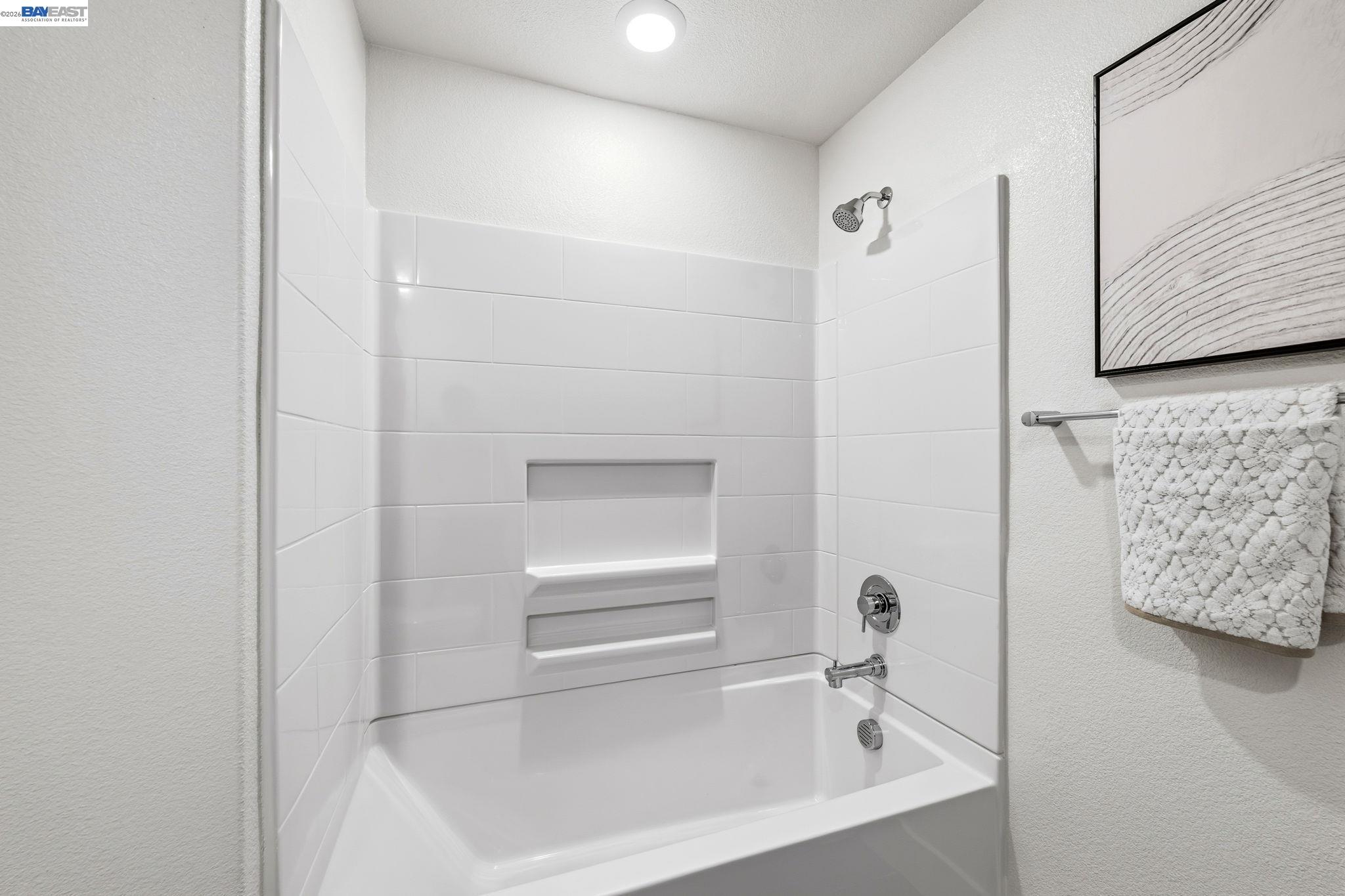 Photo #12: 41136183 Listing: Photo #12