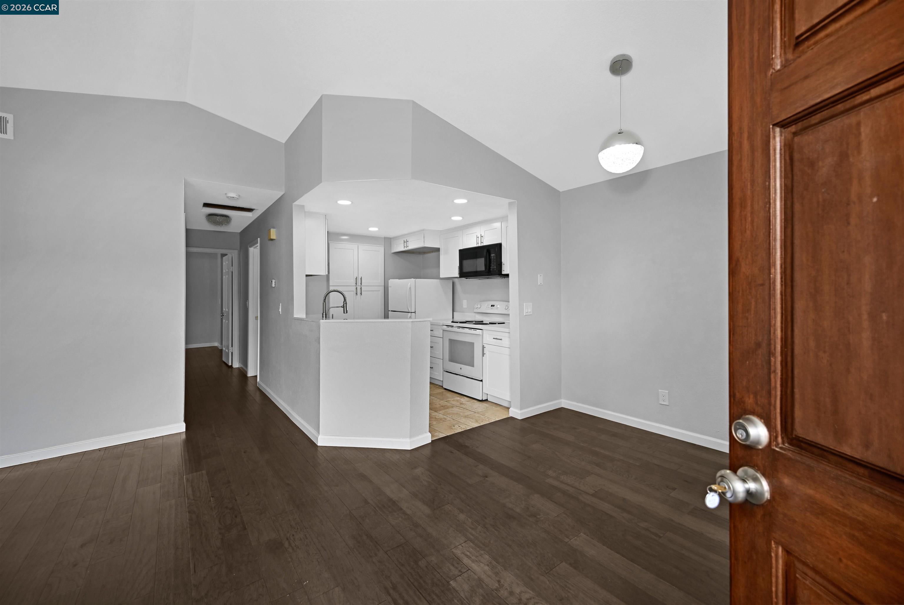 Photo #6: 41136199 Listing: Photo #6