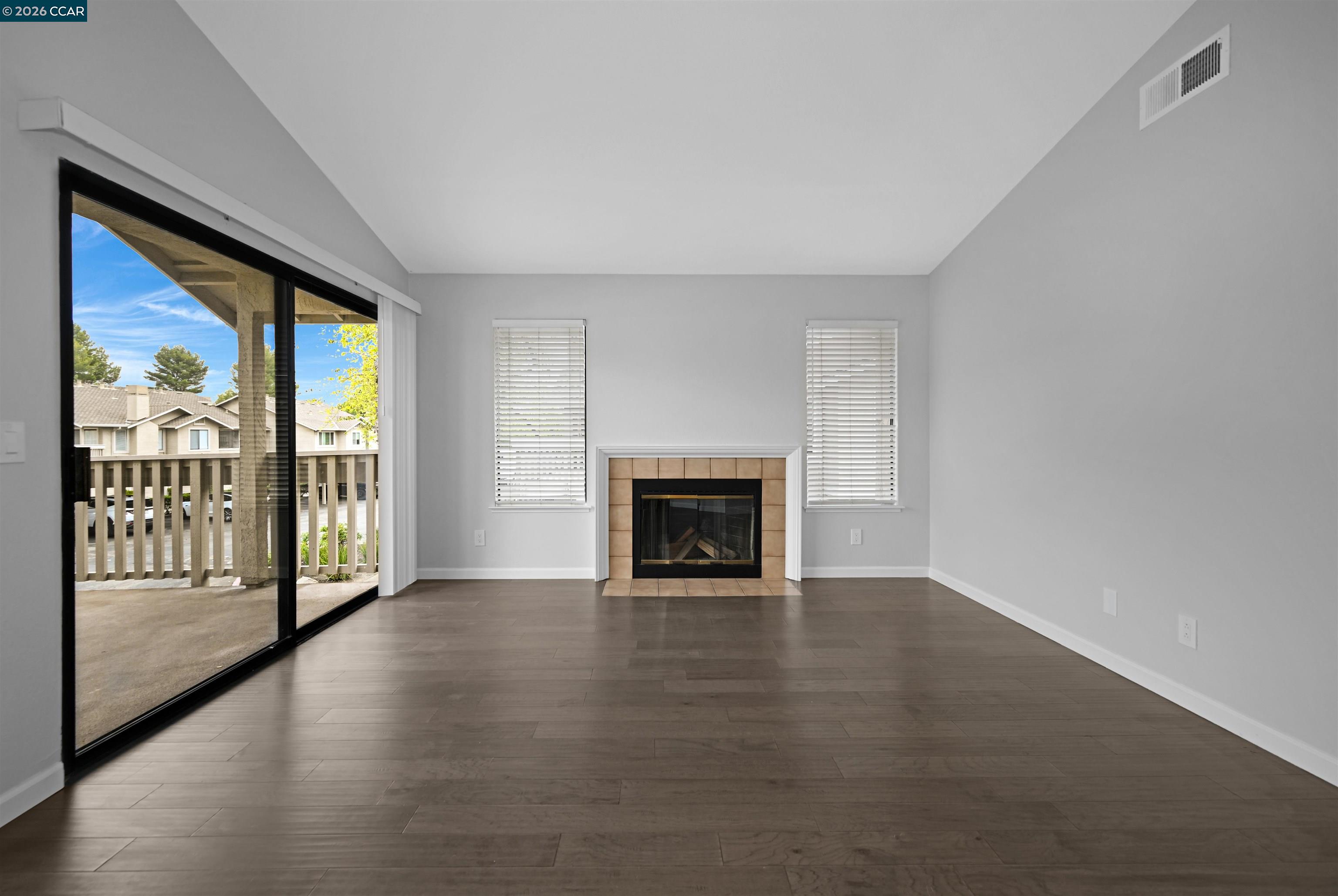Photo #8: 41136199 Listing: Photo #8