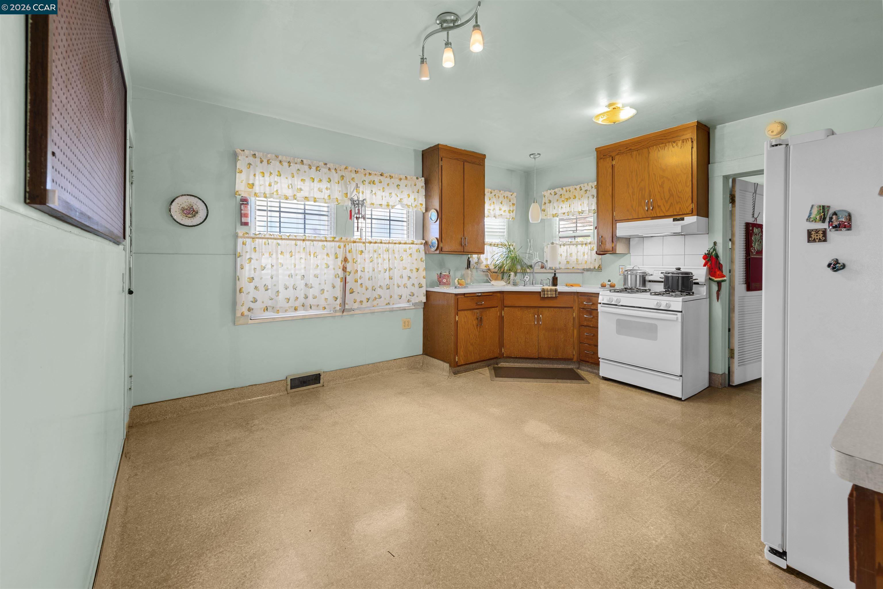 2209 35Th Ave, Oakland CA 94601 — photo 8