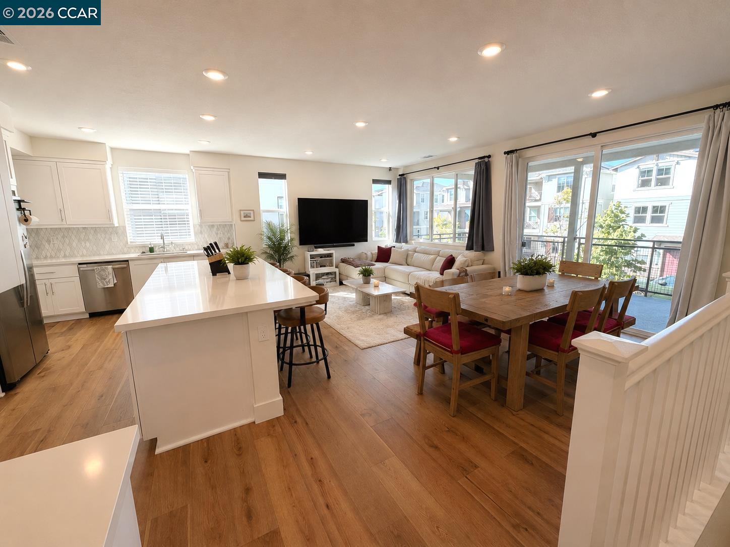Photo #3: 41136223 Listing: Photo #3