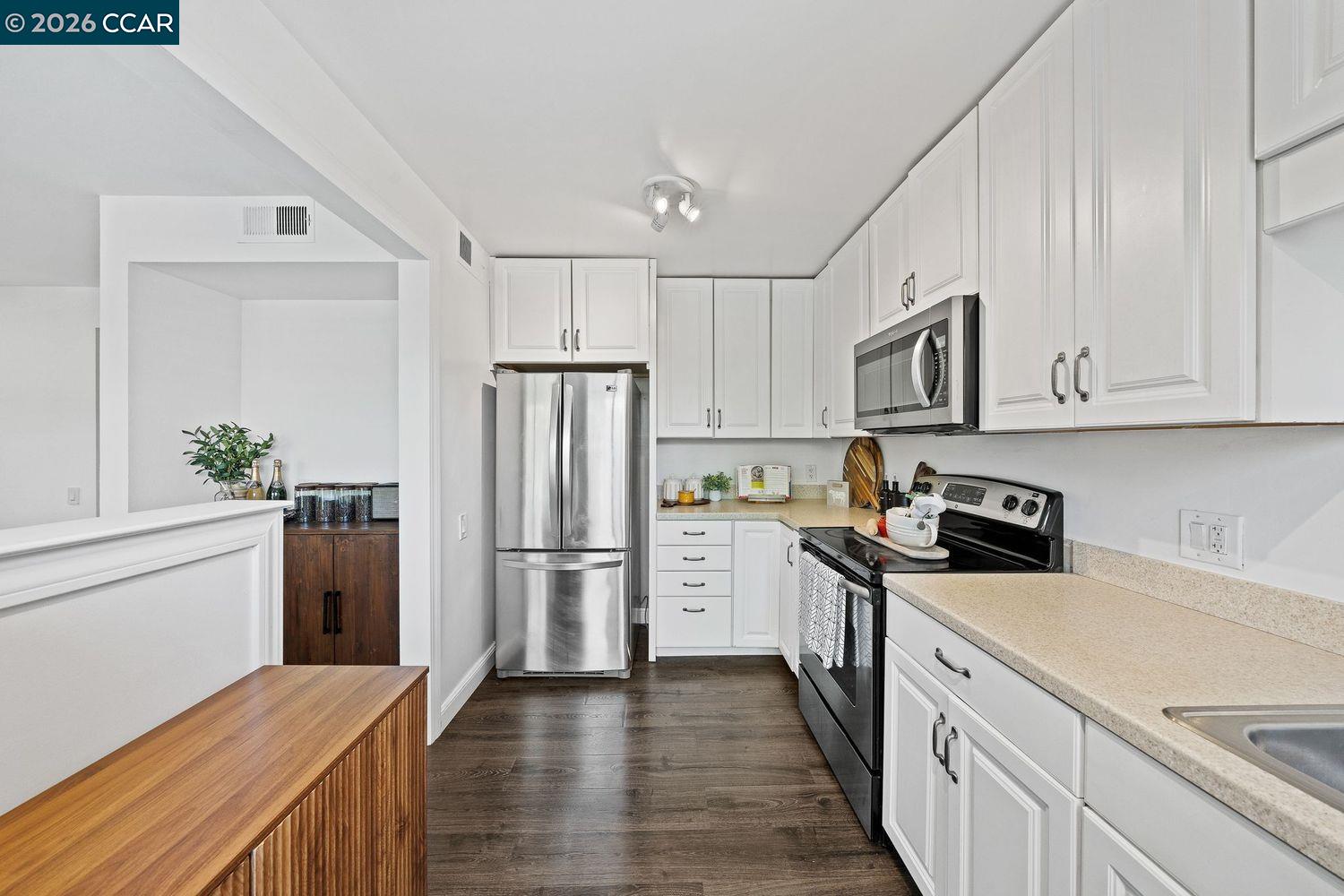 Photo #11: 41136228 Listing: Photo #11