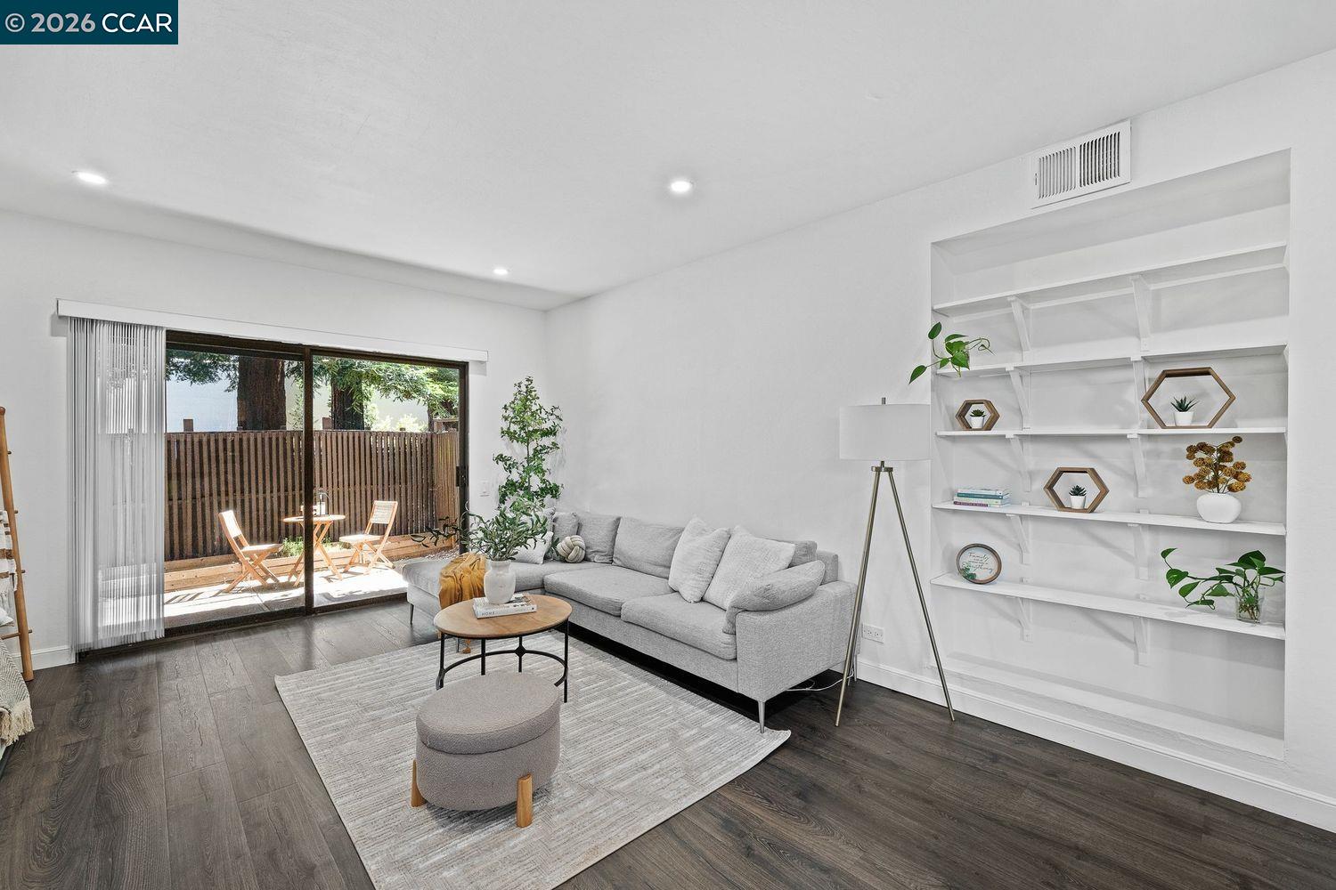 Photo #5: 41136228 Listing: Photo #5
