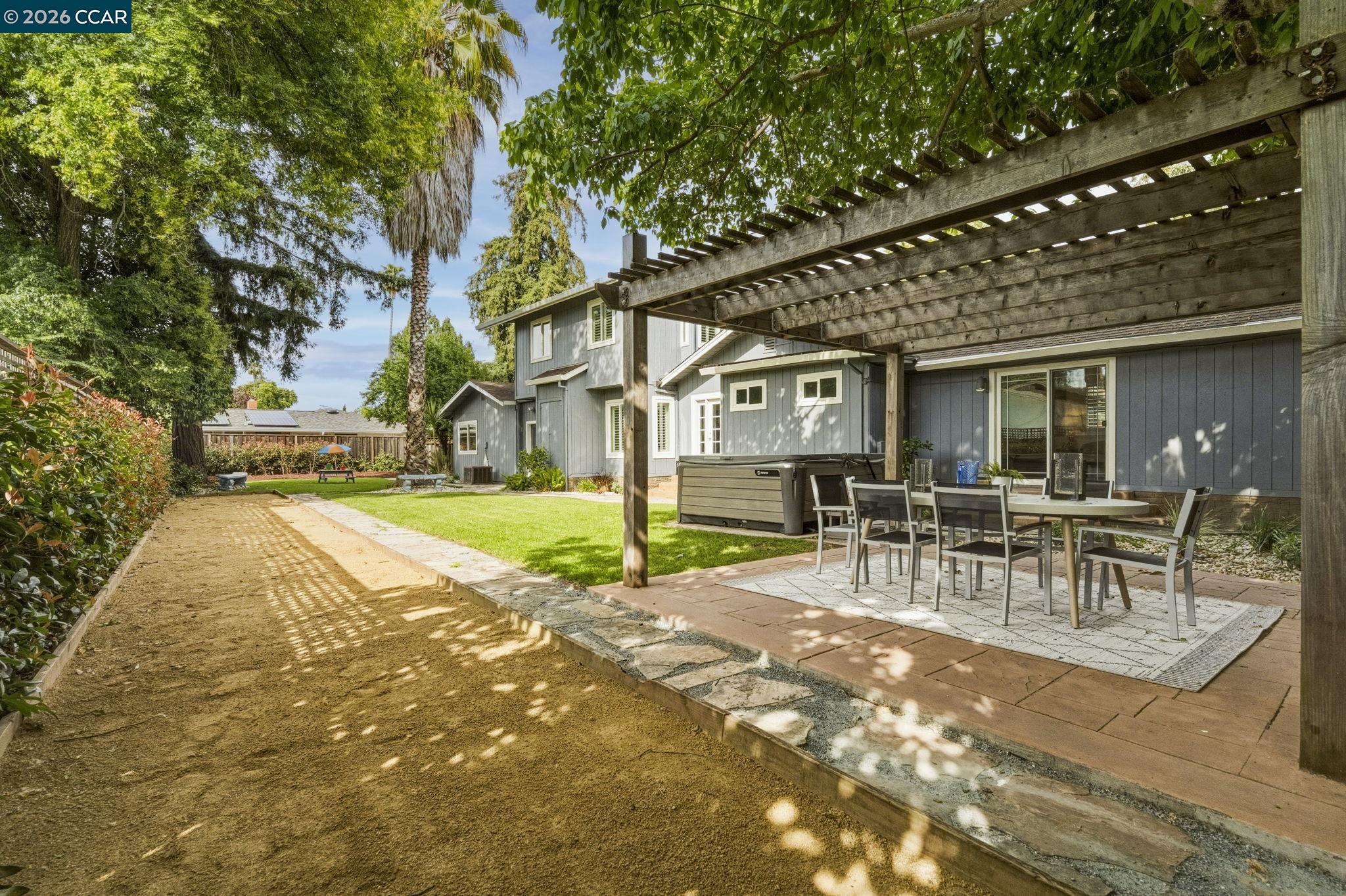 Front Image Thumbnail for CC41136235