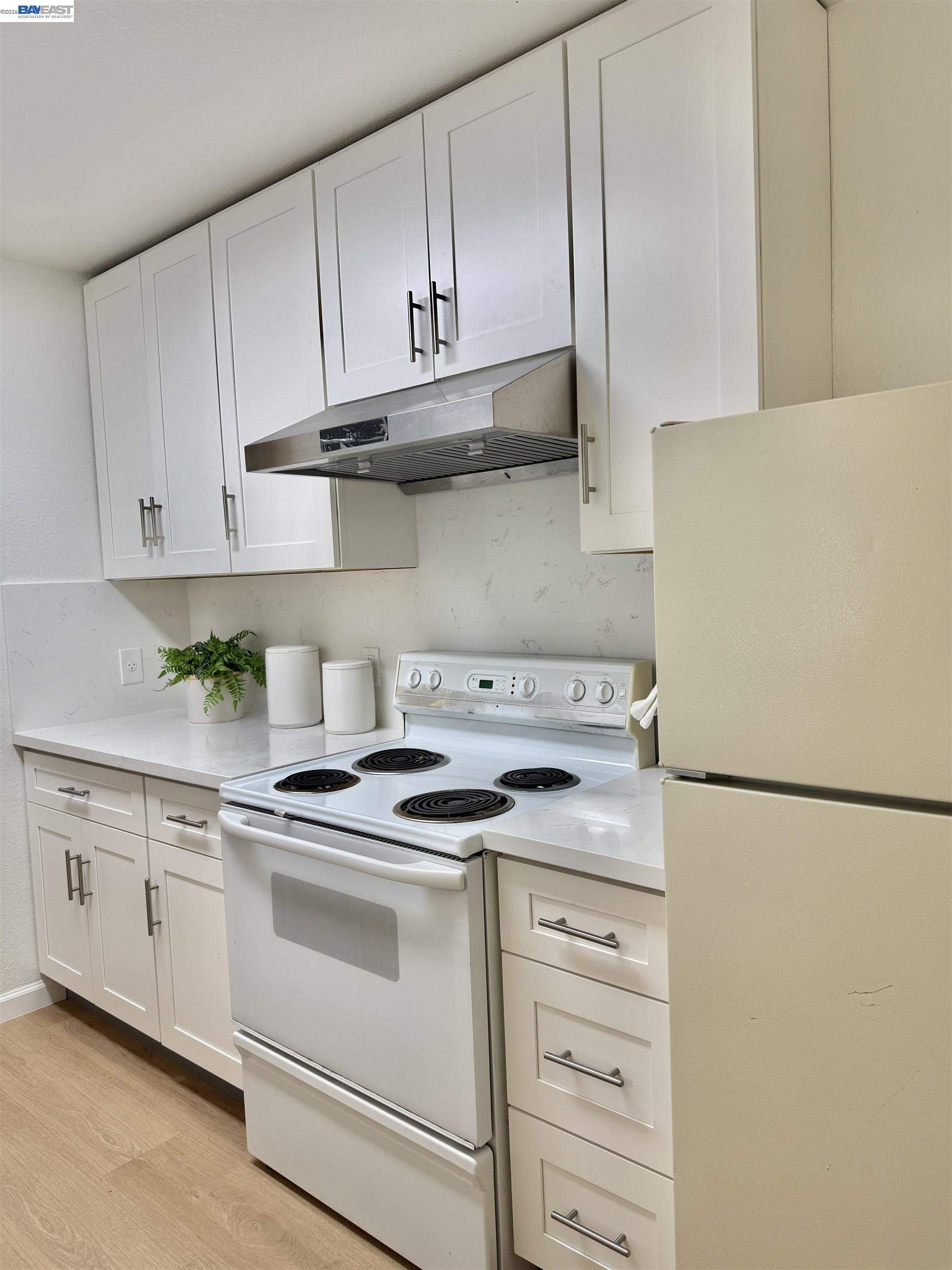 Photo #8: 41136242 Listing: Photo #8