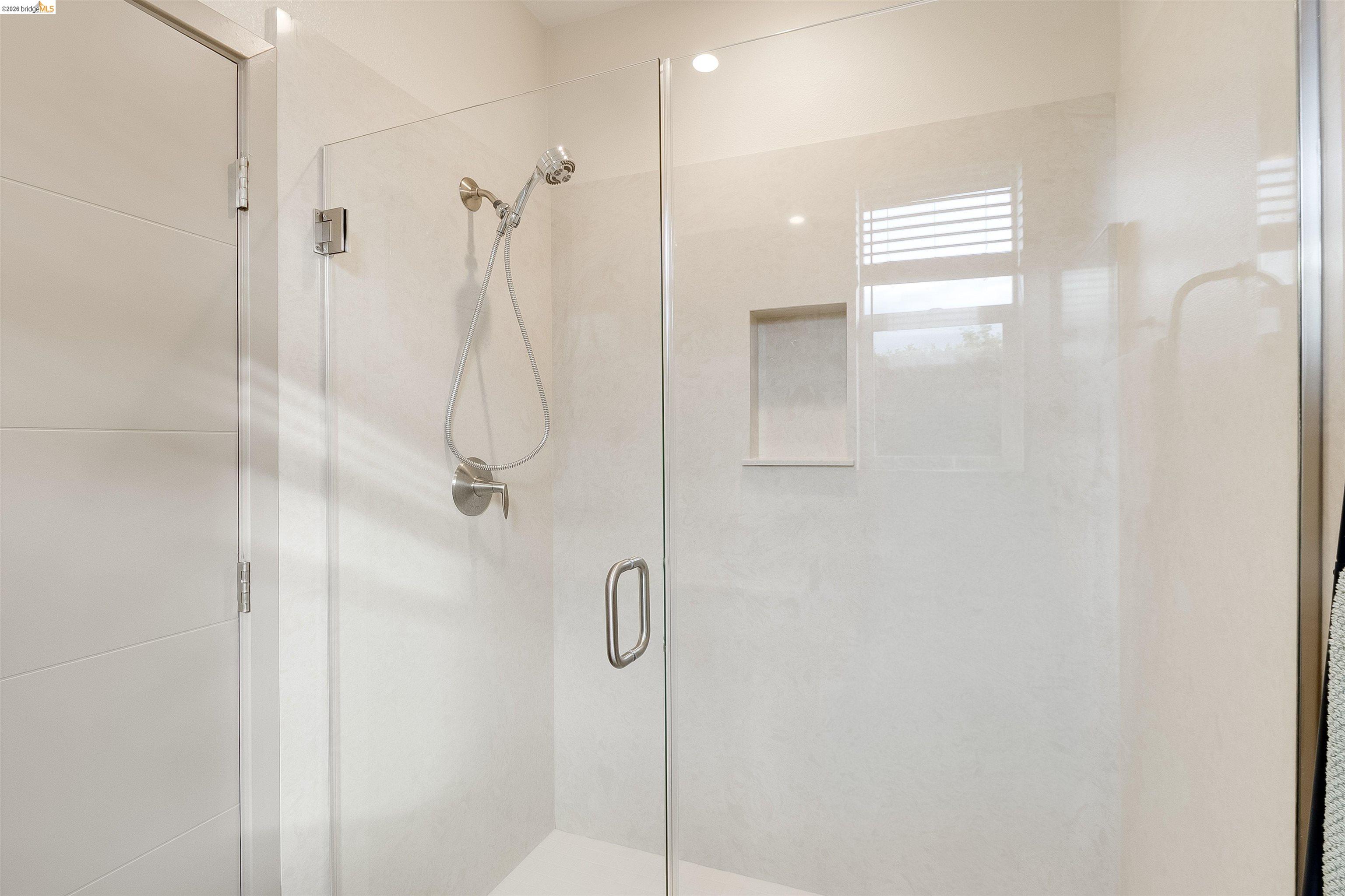 Photo #8: 41136248 Listing: Photo #8