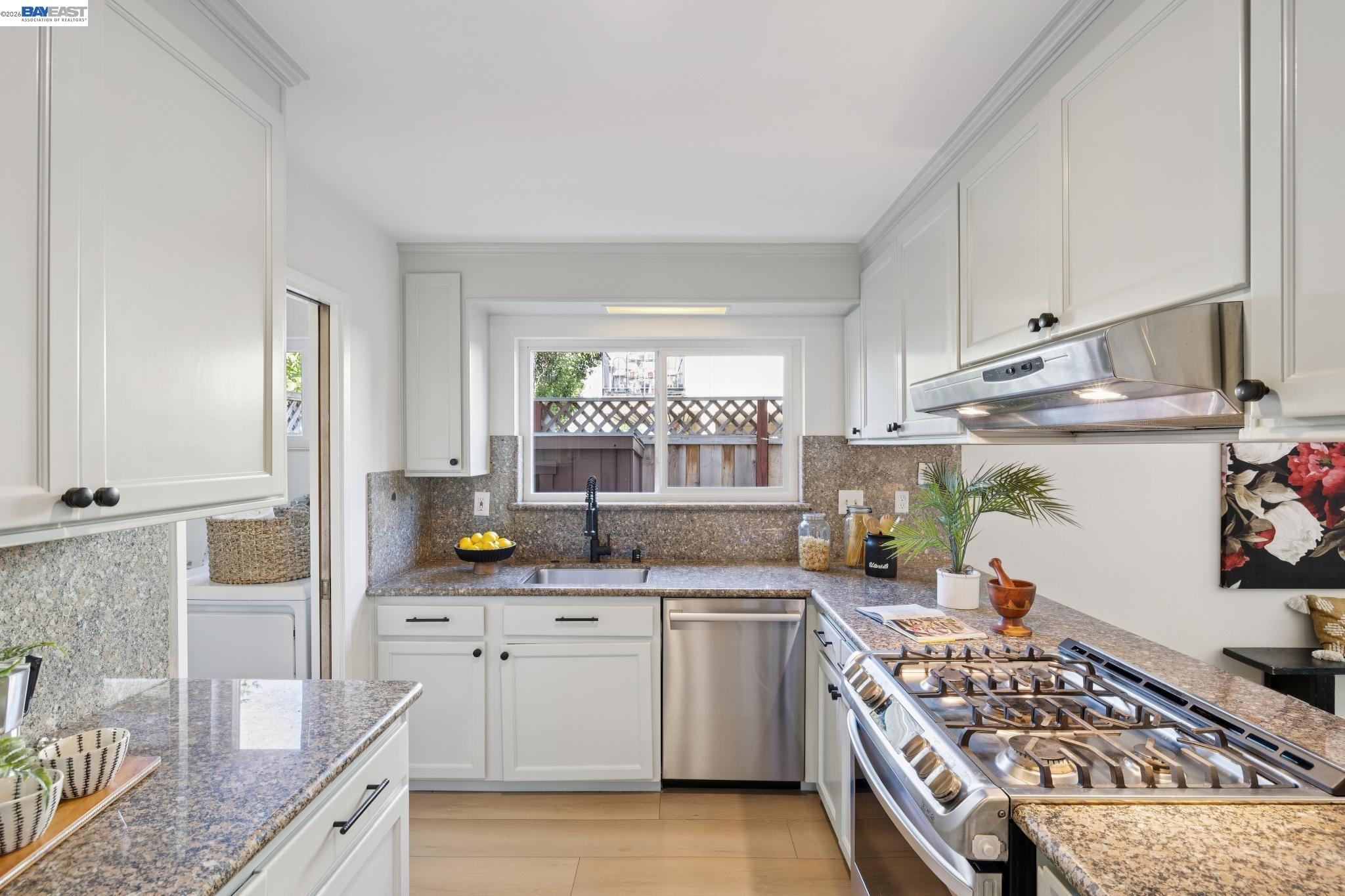 Photo #3: 41136262 Listing: Photo #3