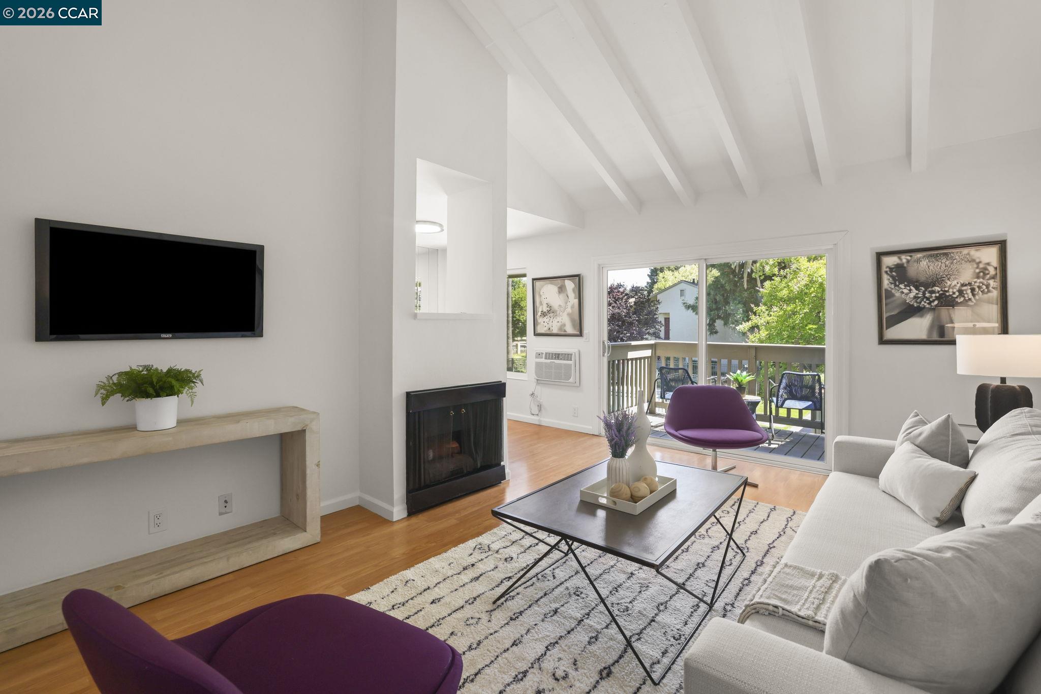 Photo #4: 41136268 Listing: Photo #4