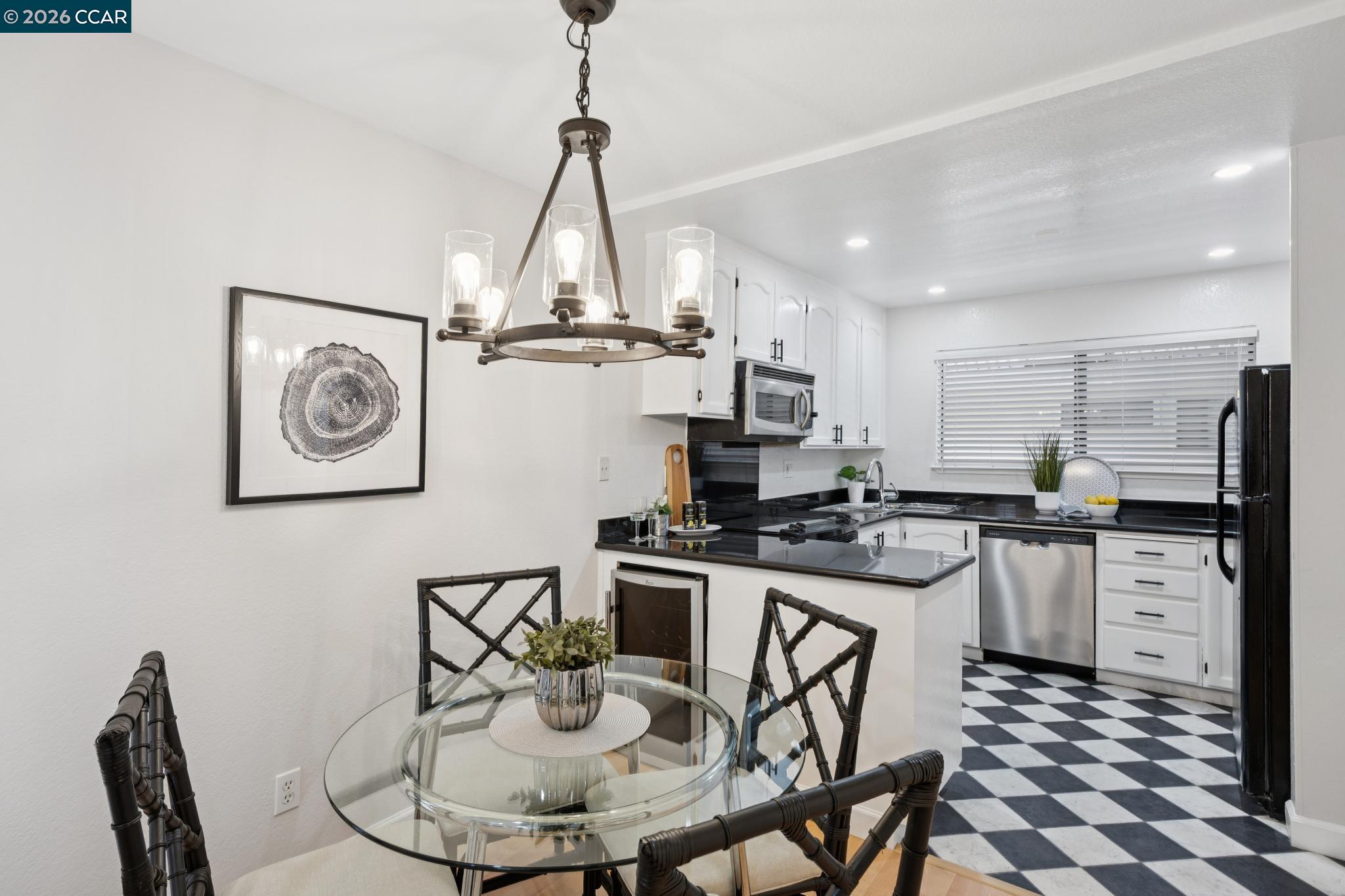 Photo #12: 41136273 Listing: Photo #12