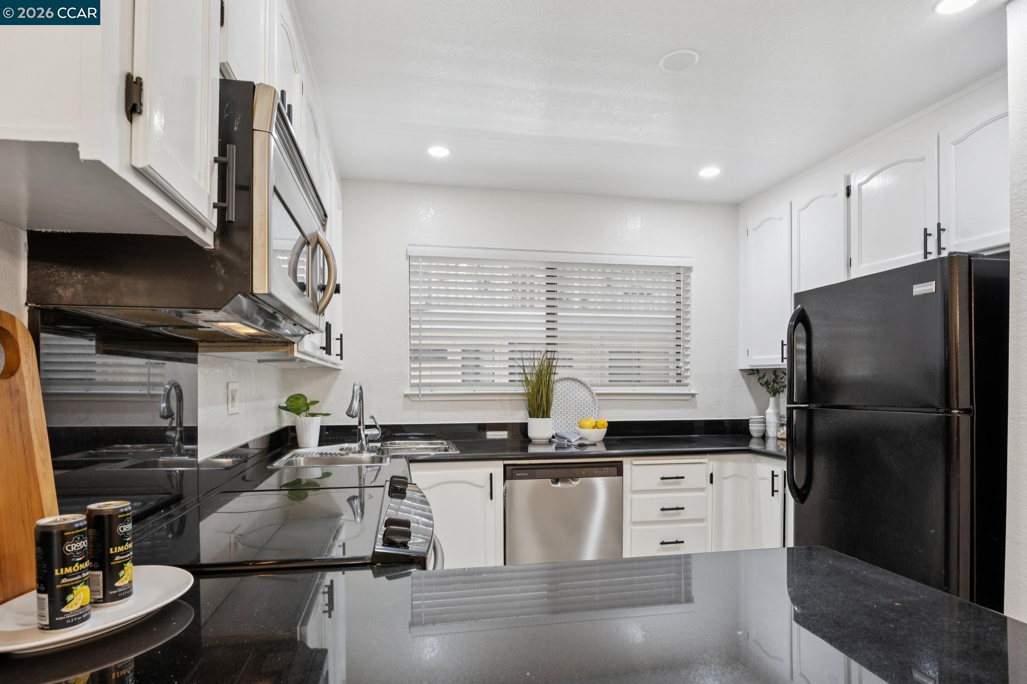 Photo #17: 41136273 Listing: Photo #17