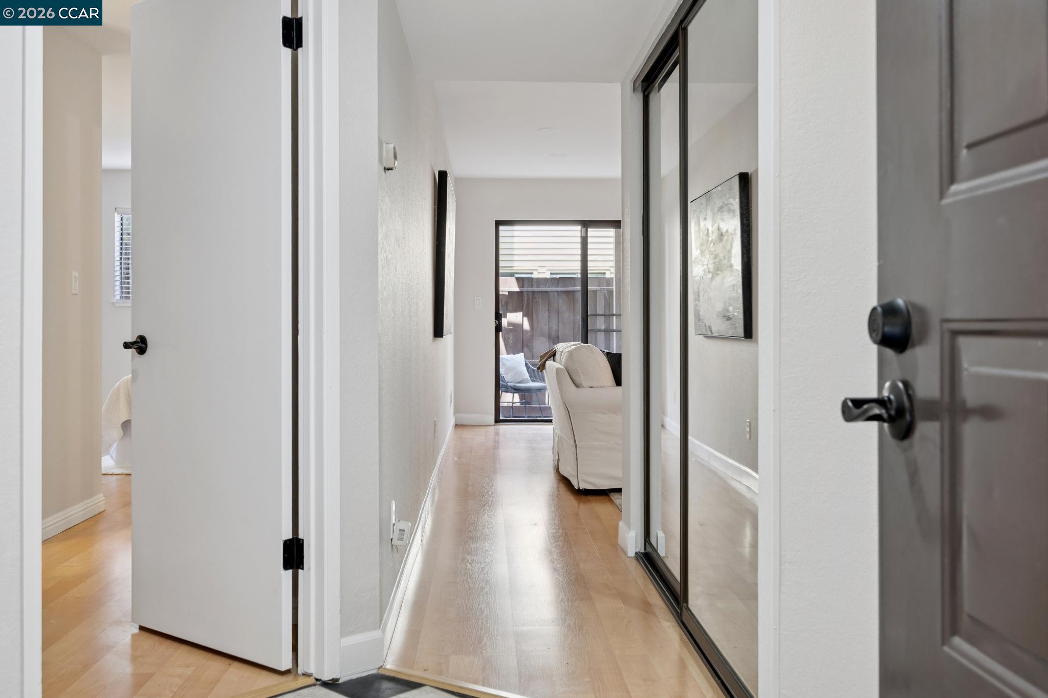 Photo #2: 41136273 Listing: Photo #2