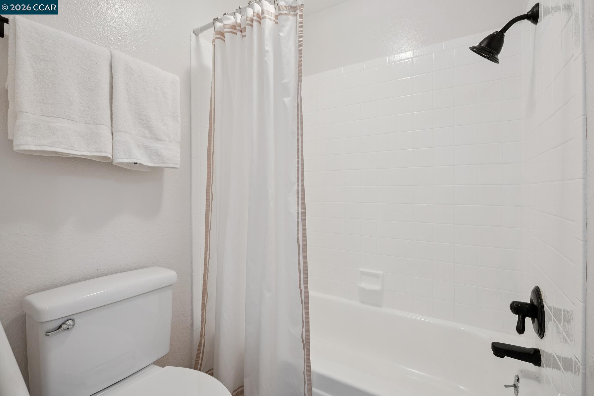 Photo #24: 41136273 Listing: Photo #24