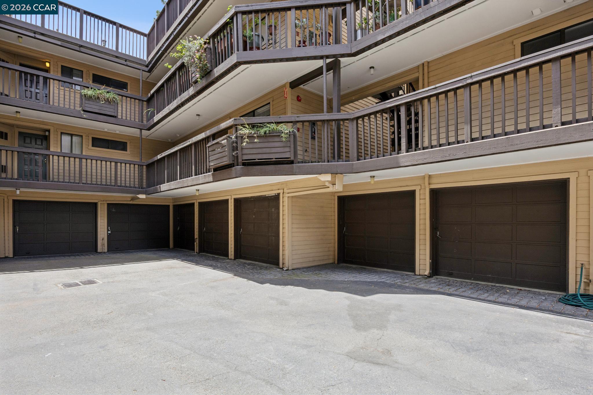 Photo #32: 41136273 Listing: Photo #32