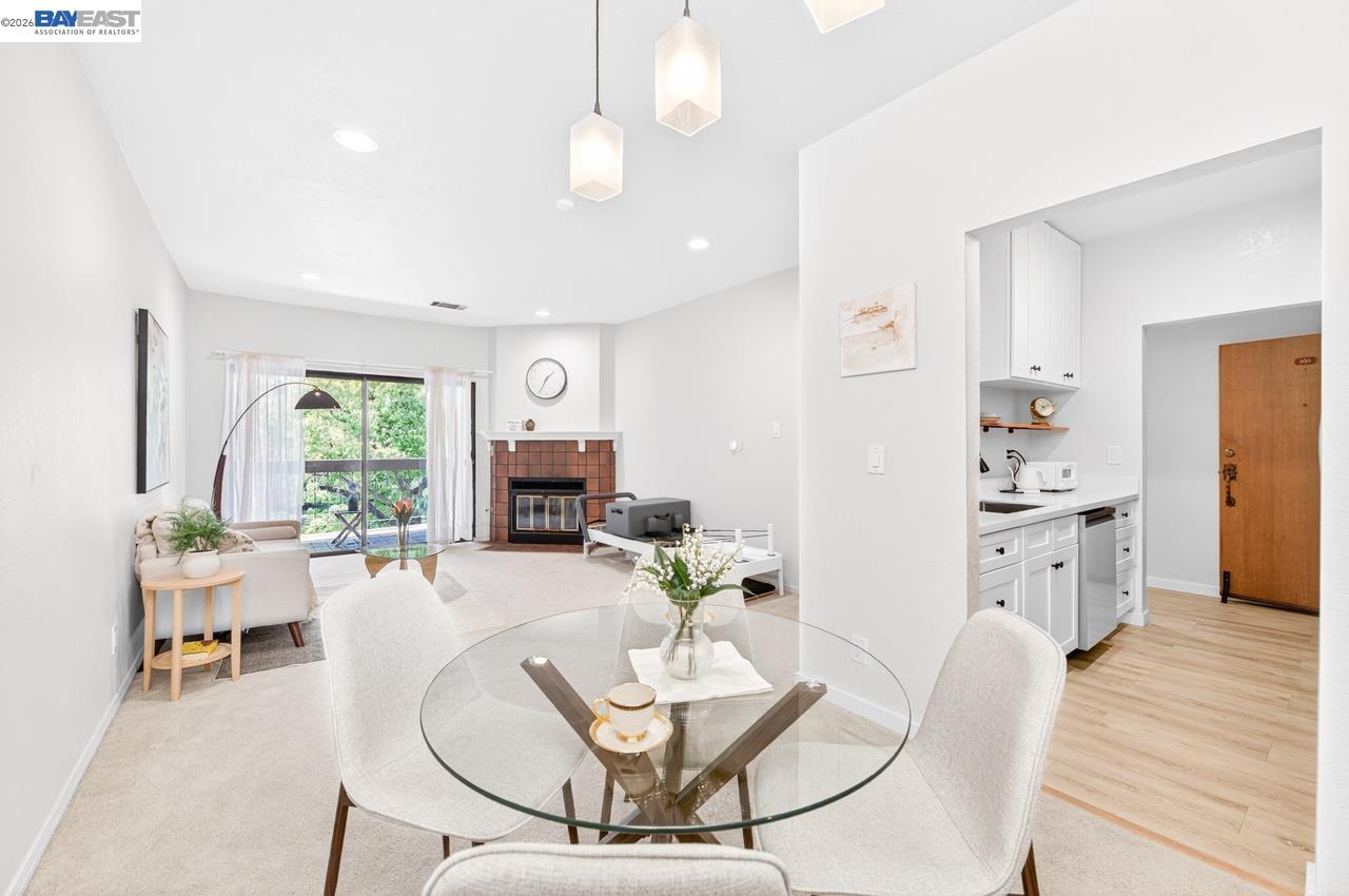 Photo #3: 41136277 Listing: Photo #3