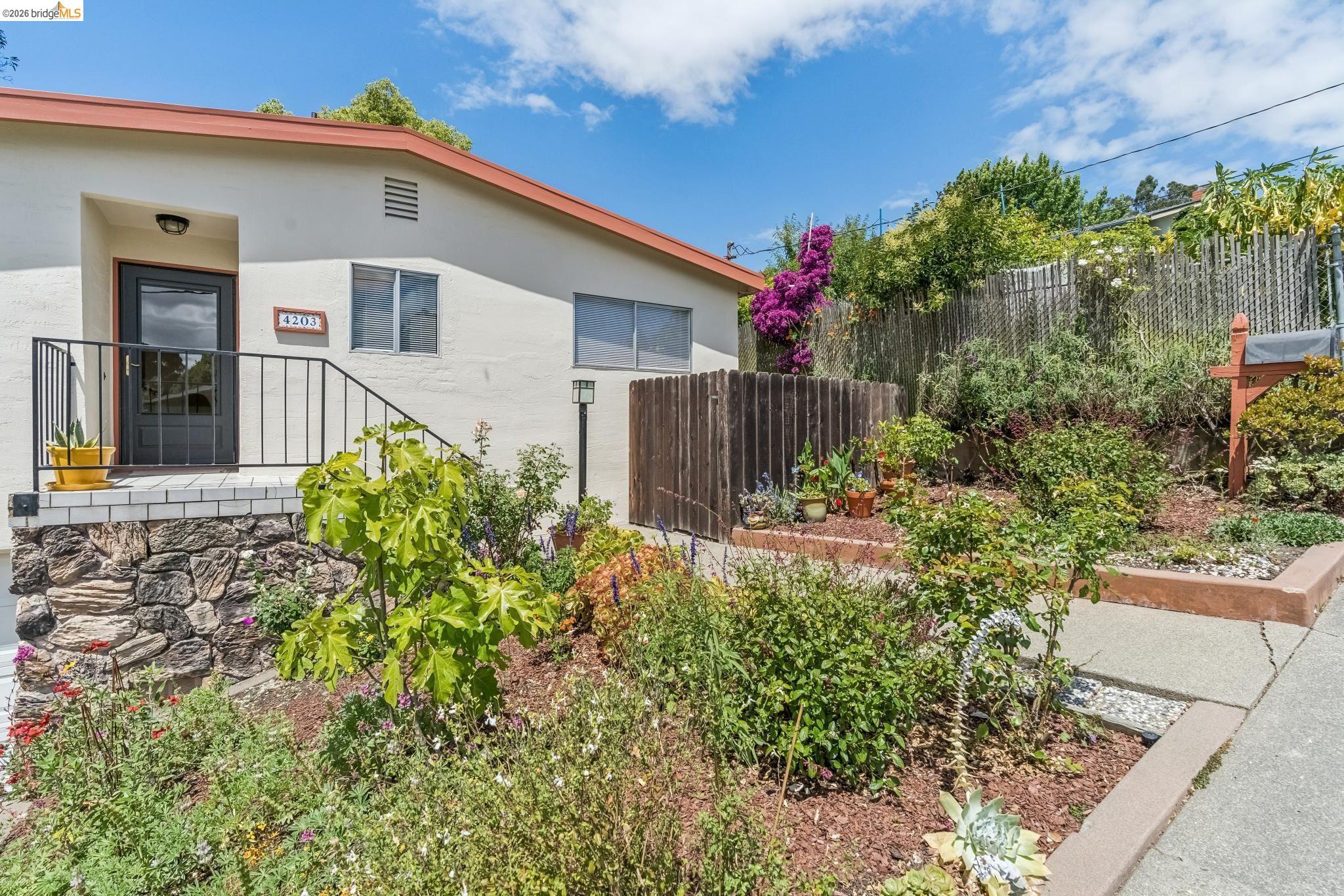 4203 Garden Lane