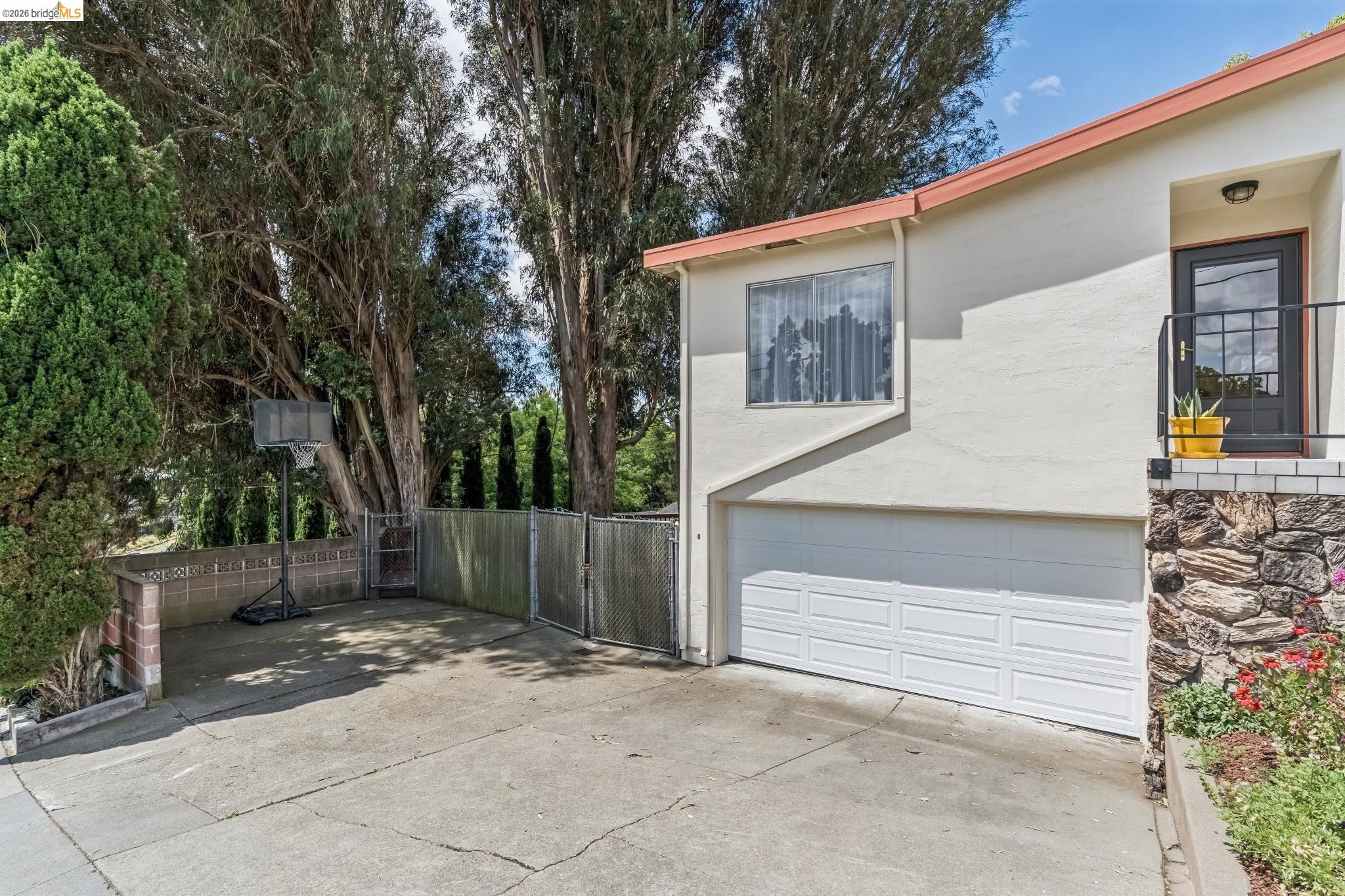 4203 Garden Lane