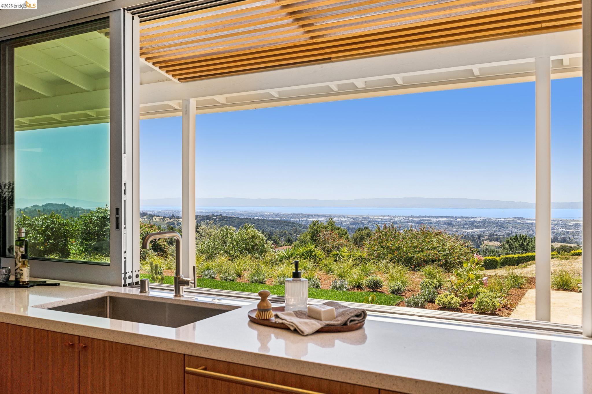 14001 Skyline Blvd, Oakland CA 94619 — photo 29