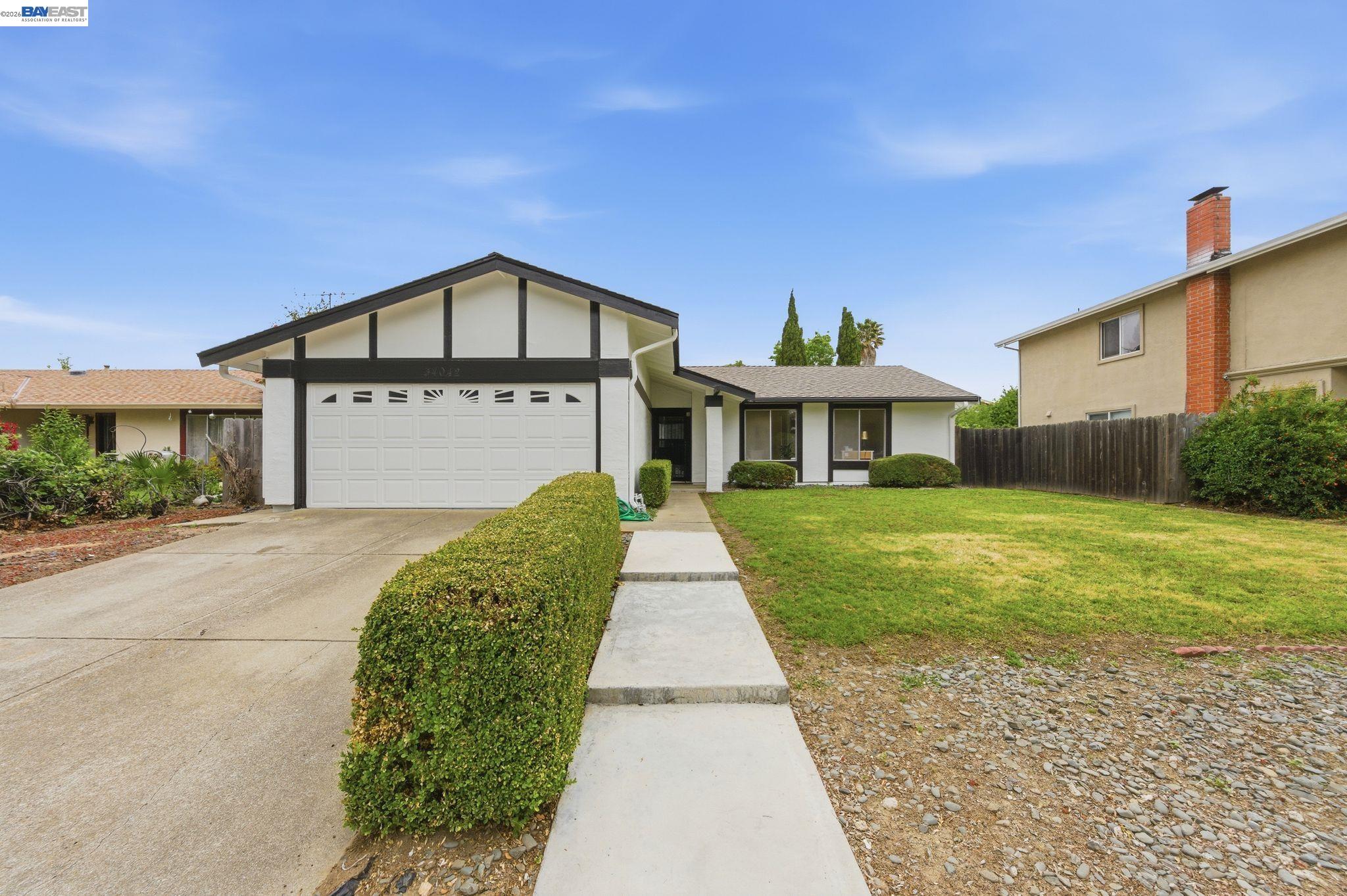 Front Image Thumbnail for BE41136296