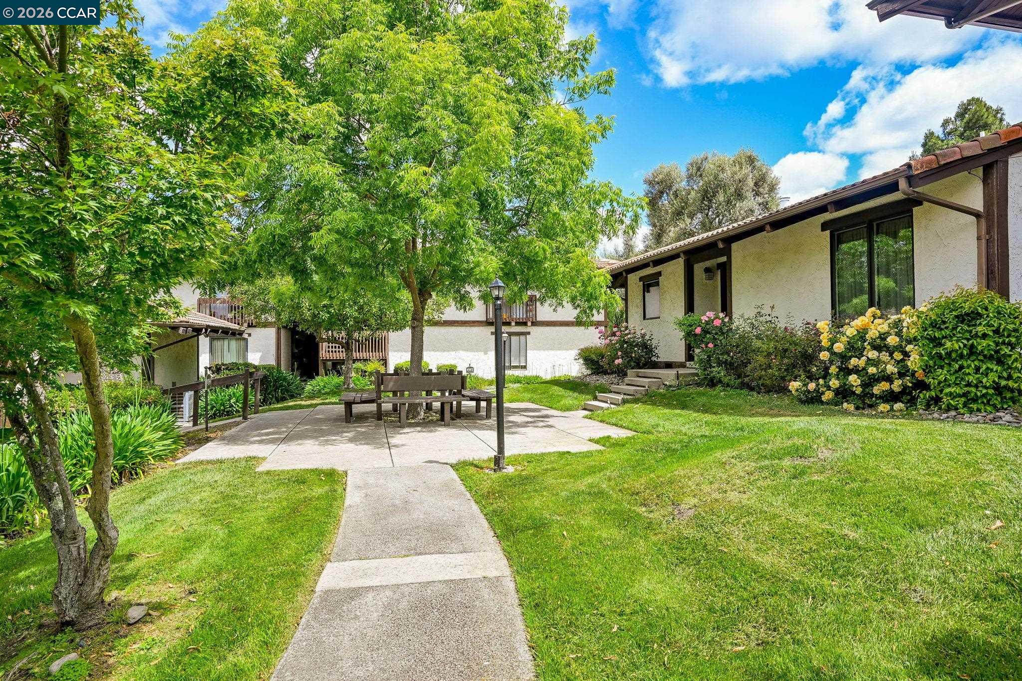 Photo #2: 41136302 Listing: Photo #2