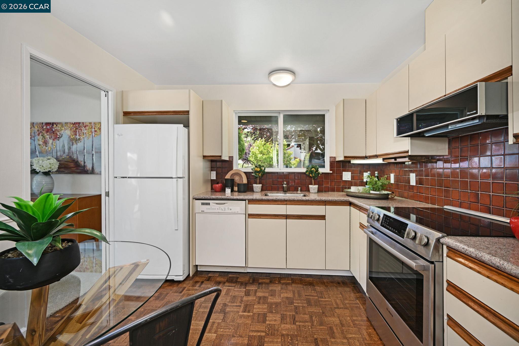 Photo #11: 41136302 Listing: Photo #11