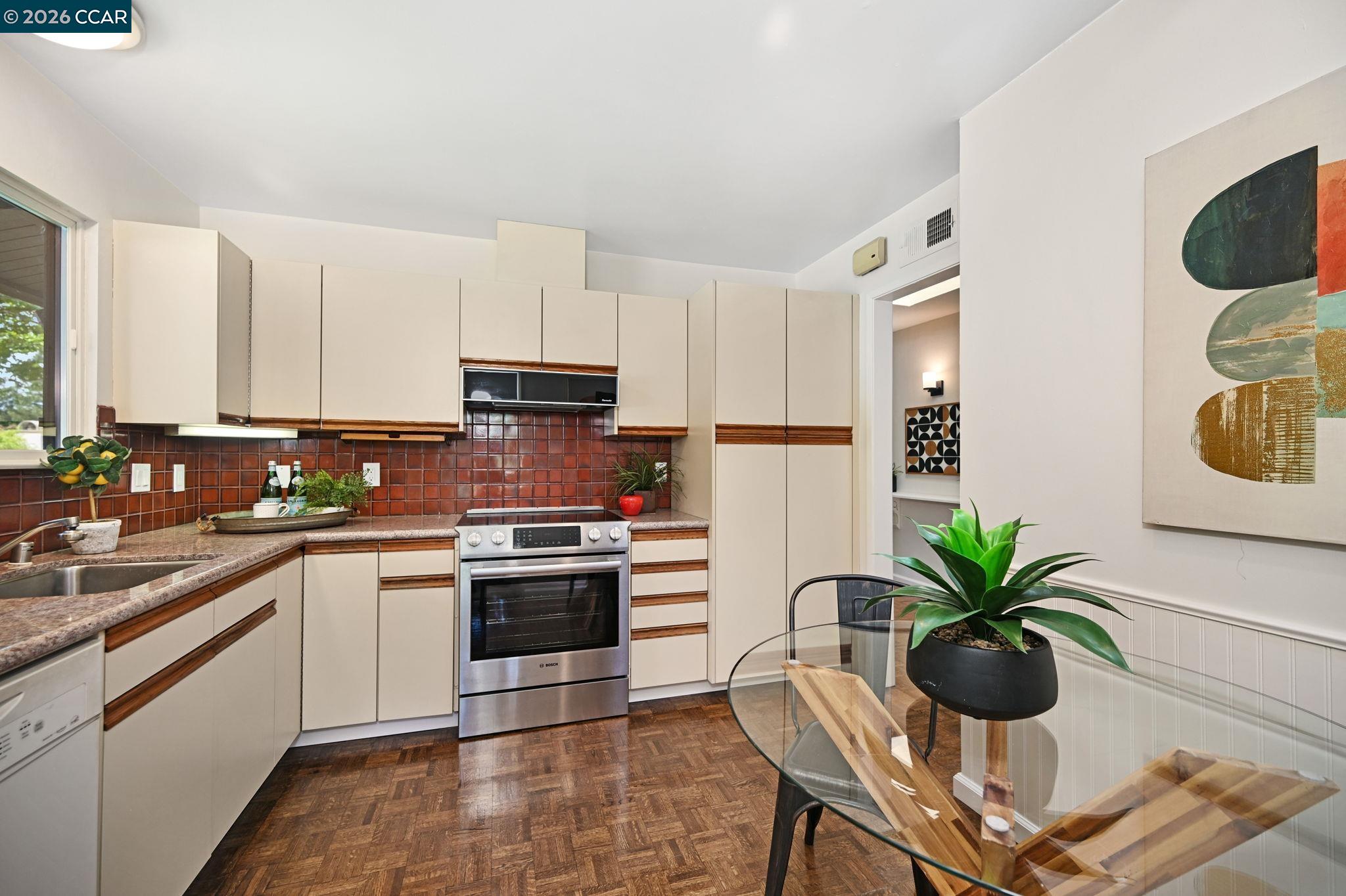 Photo #10: 41136302 Listing: Photo #10