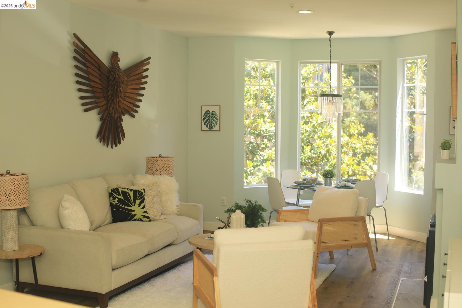 Photo #2: 41136307 Listing: Photo #2