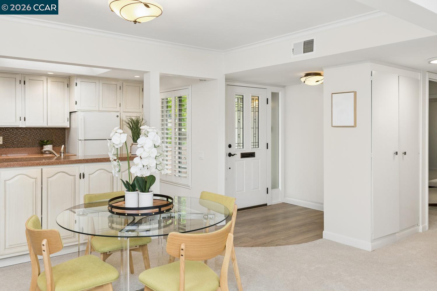 Photo #8: 41136327 Listing: Photo #8