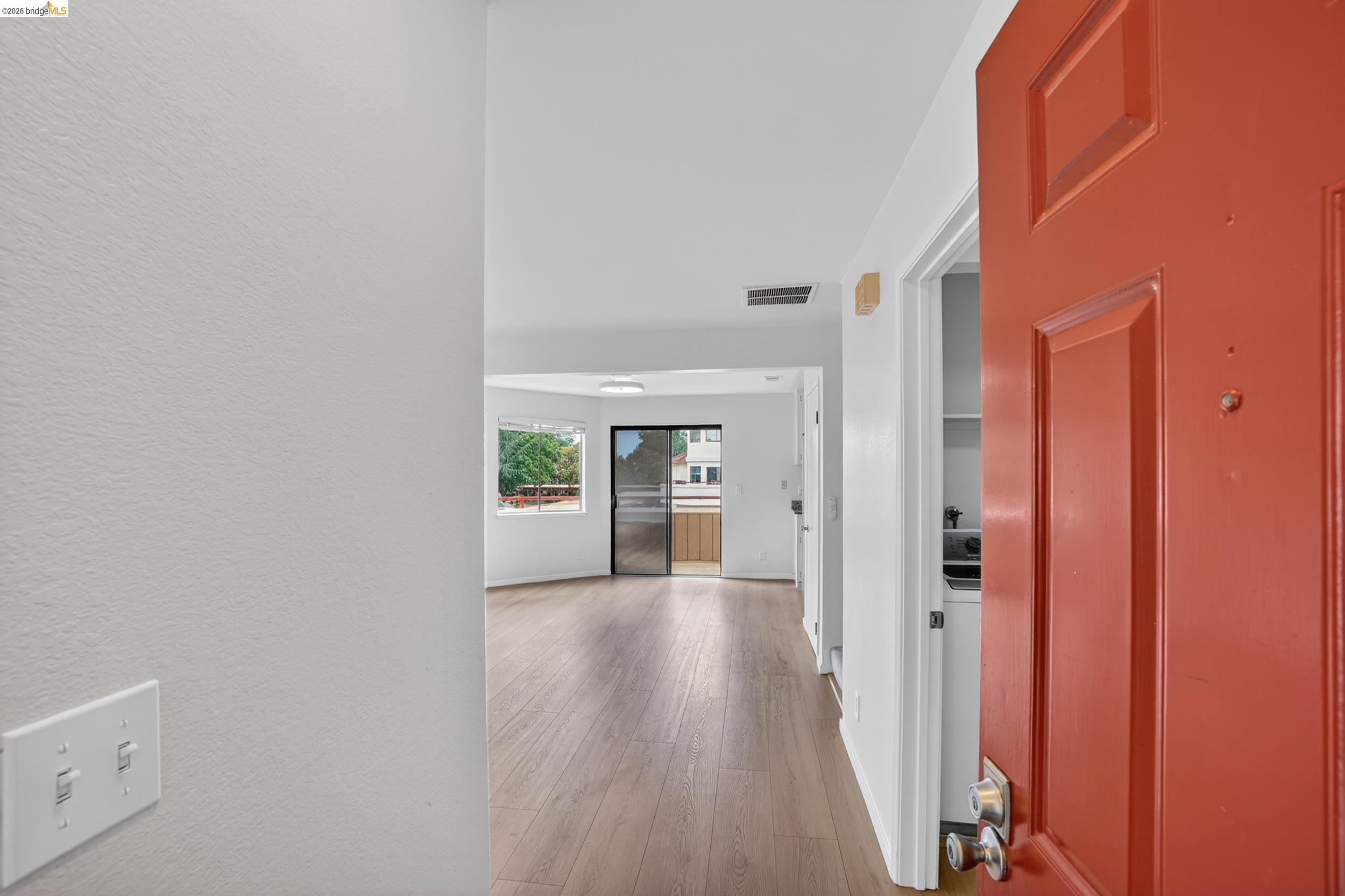 Photo #3: 41136343 Listing: Photo #3