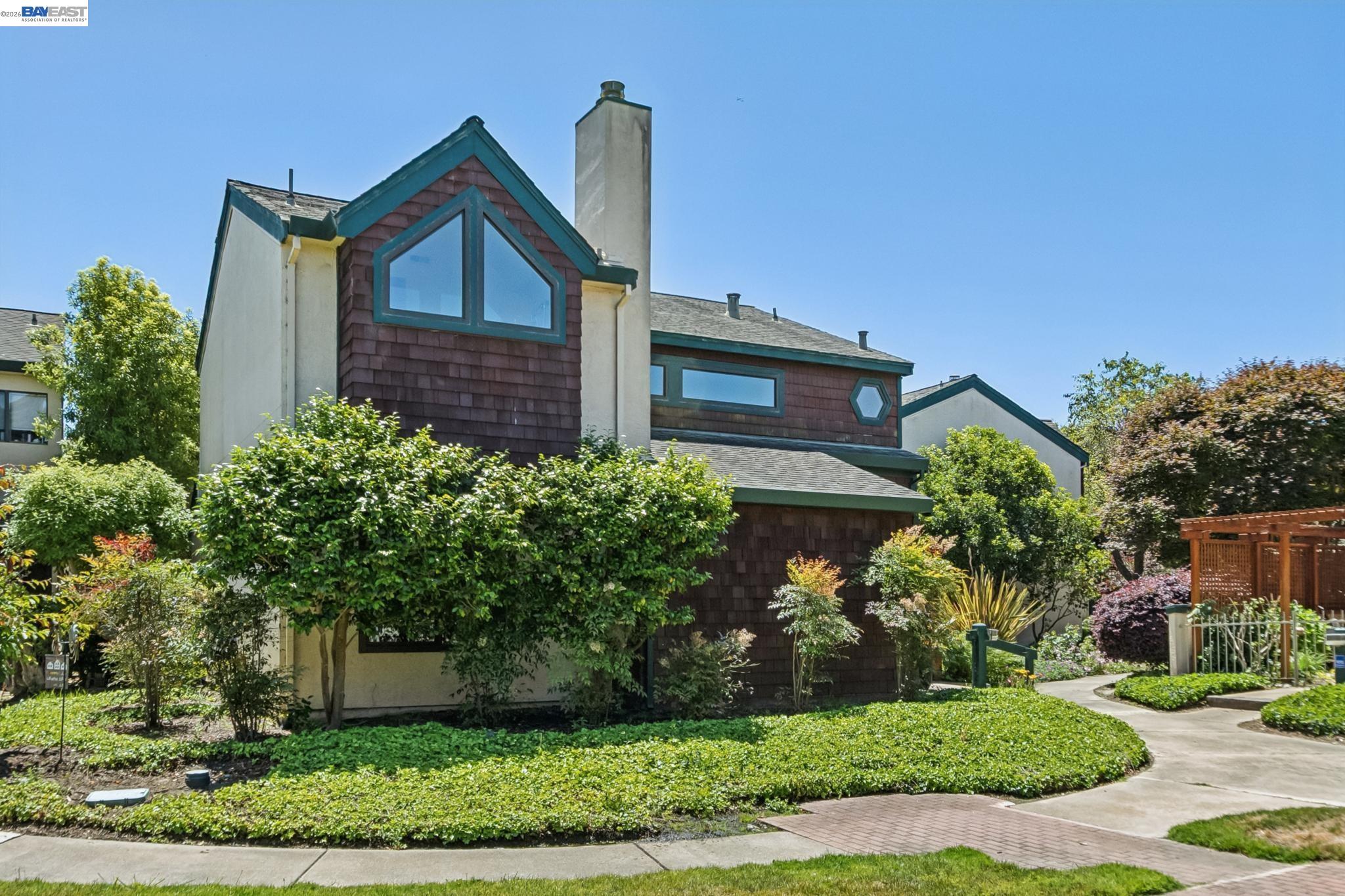 Photo #2: 41136359 Listing: Photo #2