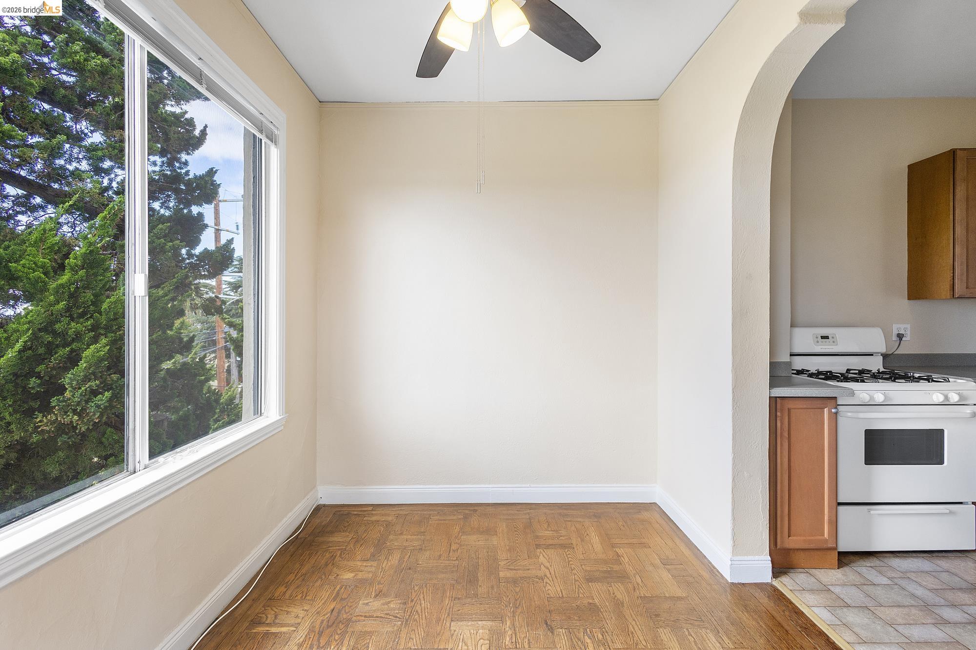 Photo #12: 41136364 Listing: Photo #12