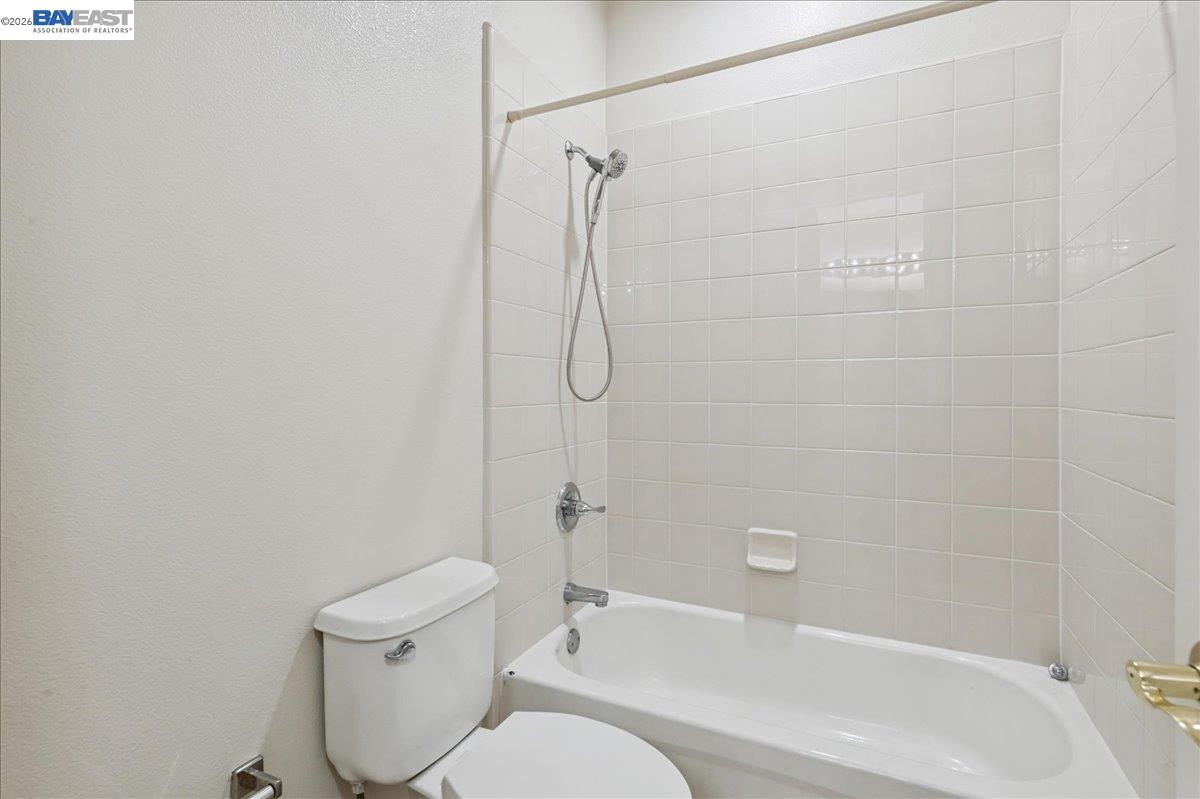Photo #16: 41136371 Listing: Photo #16