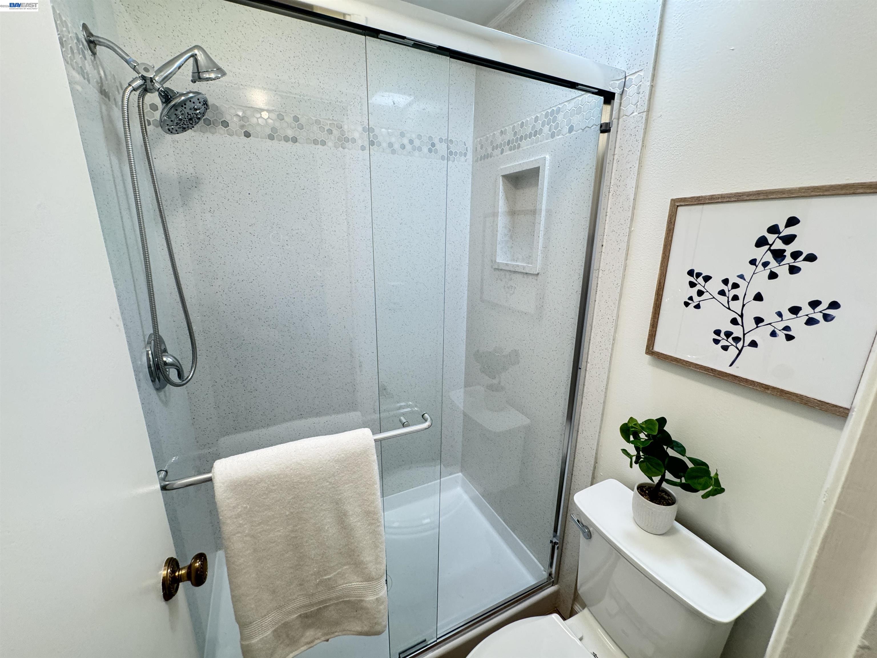 Photo #8: 41136387 Listing: Photo #8