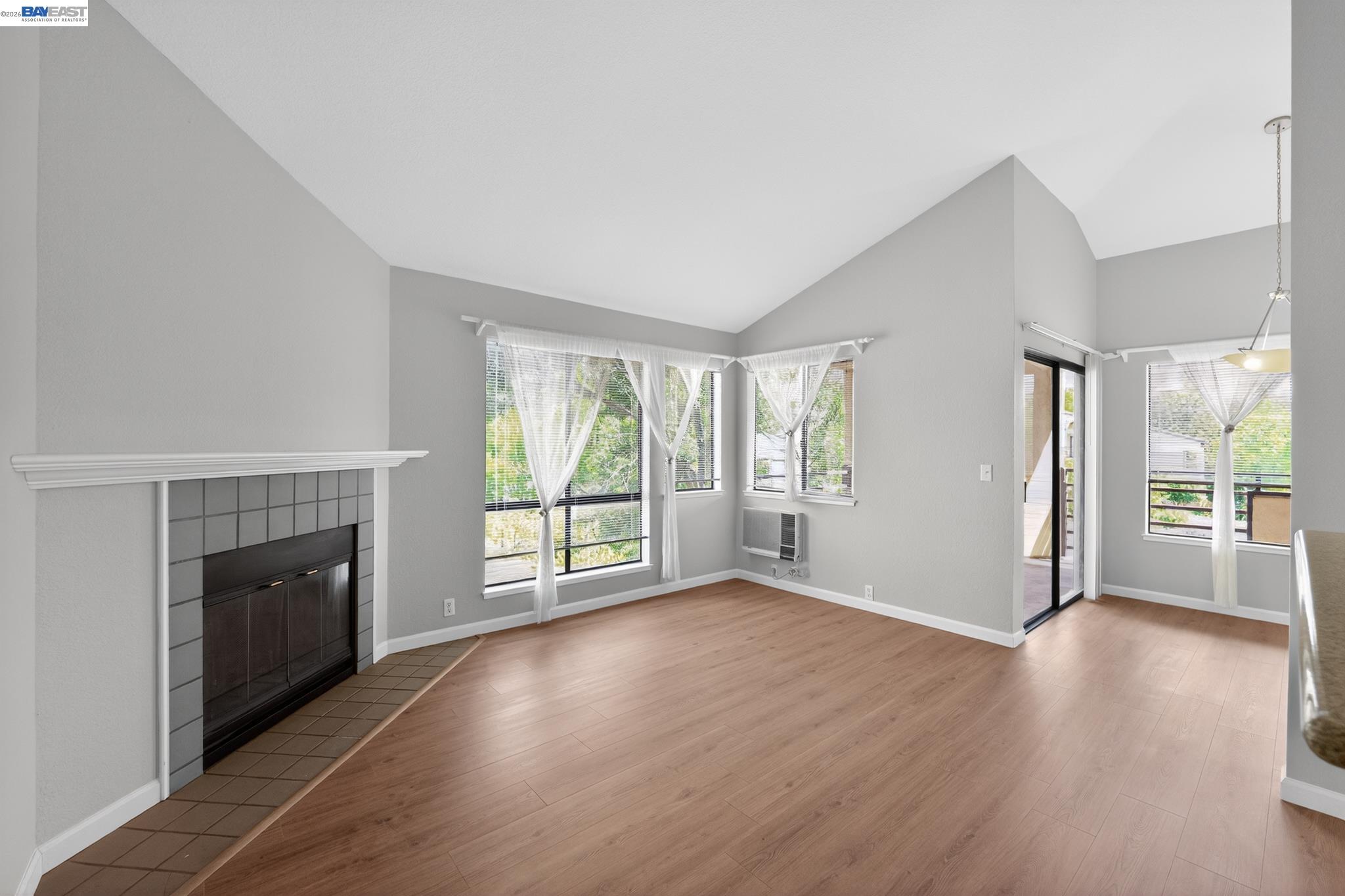 Photo #3: 41136391 Listing: Photo #3