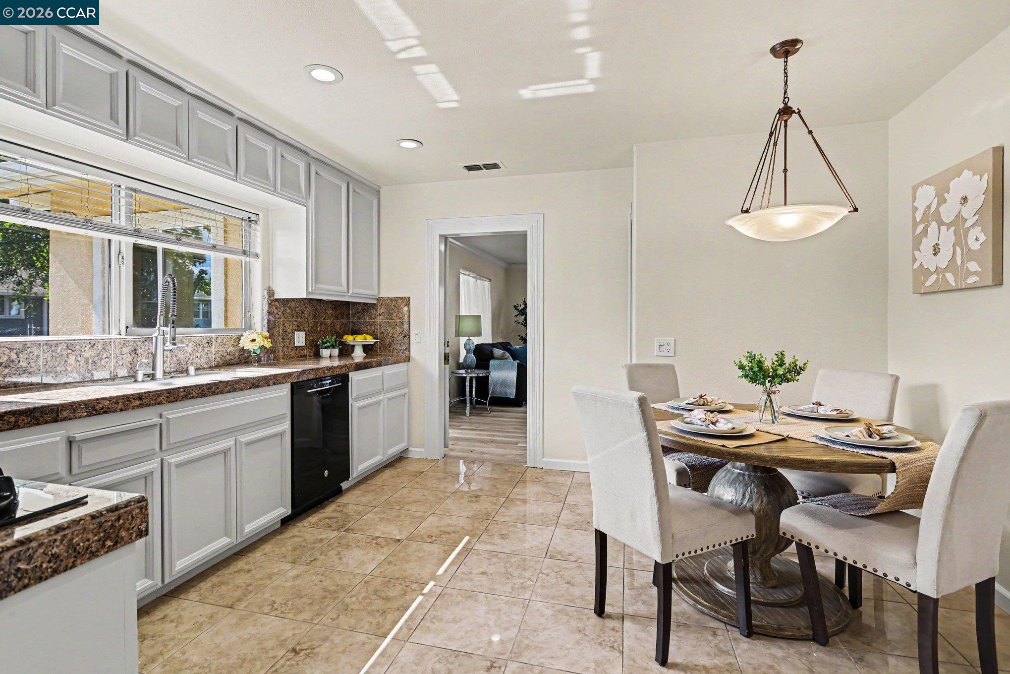 1244 Veale Ave, Martinez CA 94553 — photo 7
