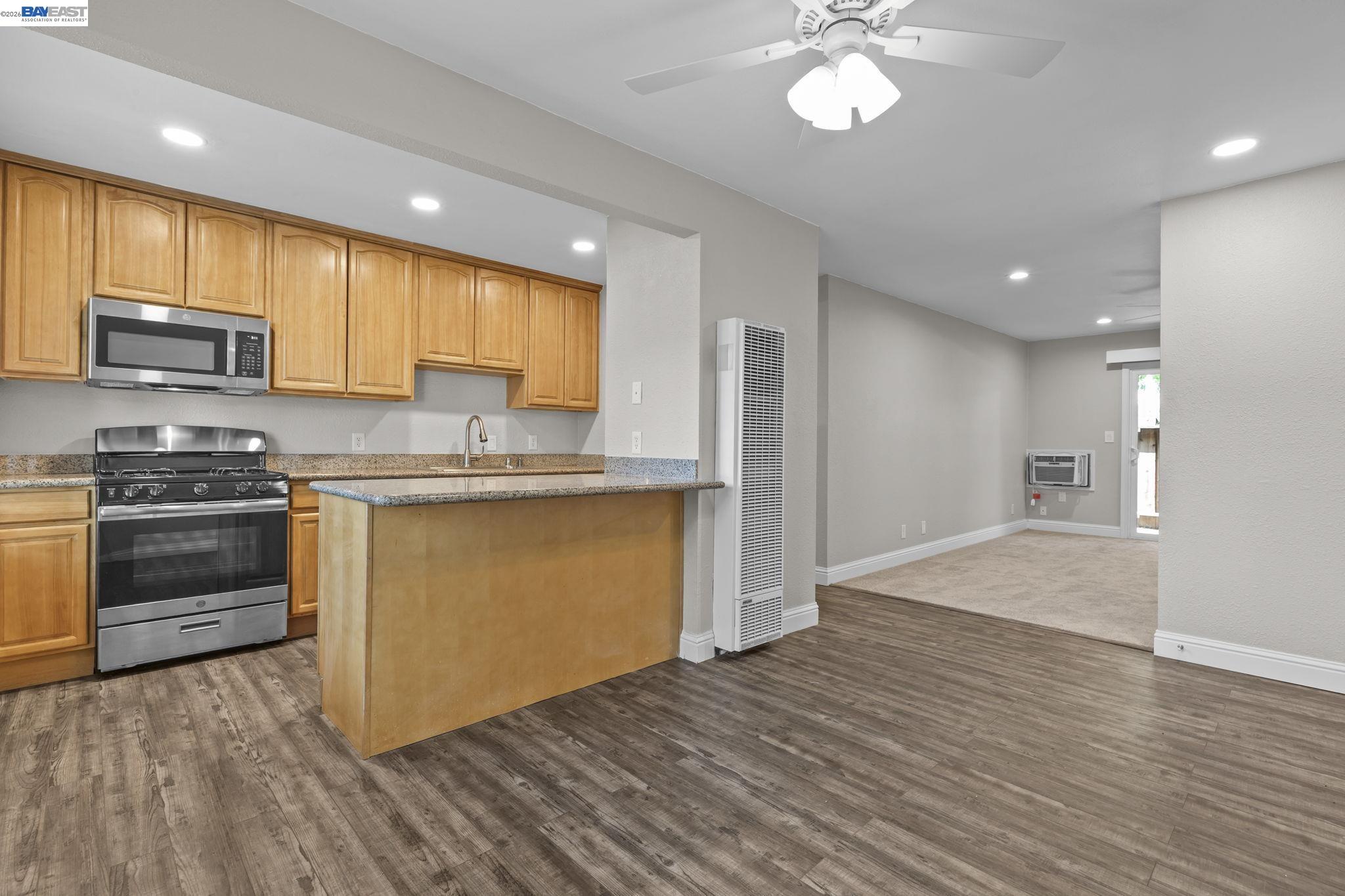 Photo #14: 41136432 Listing: Photo #14