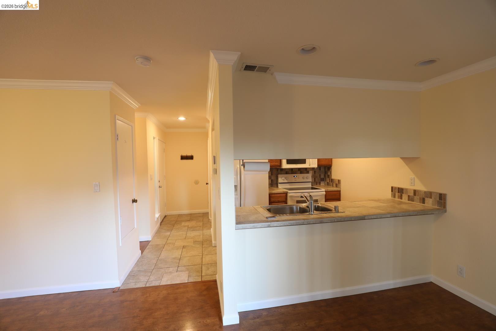 Photo #15: 41136434 Listing: Photo #15