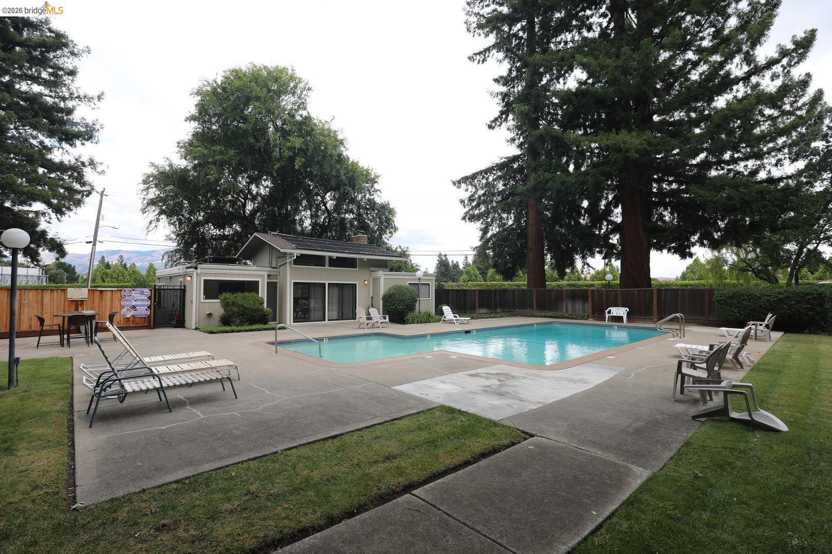 Photo #5: 41136434 Listing: Photo #5