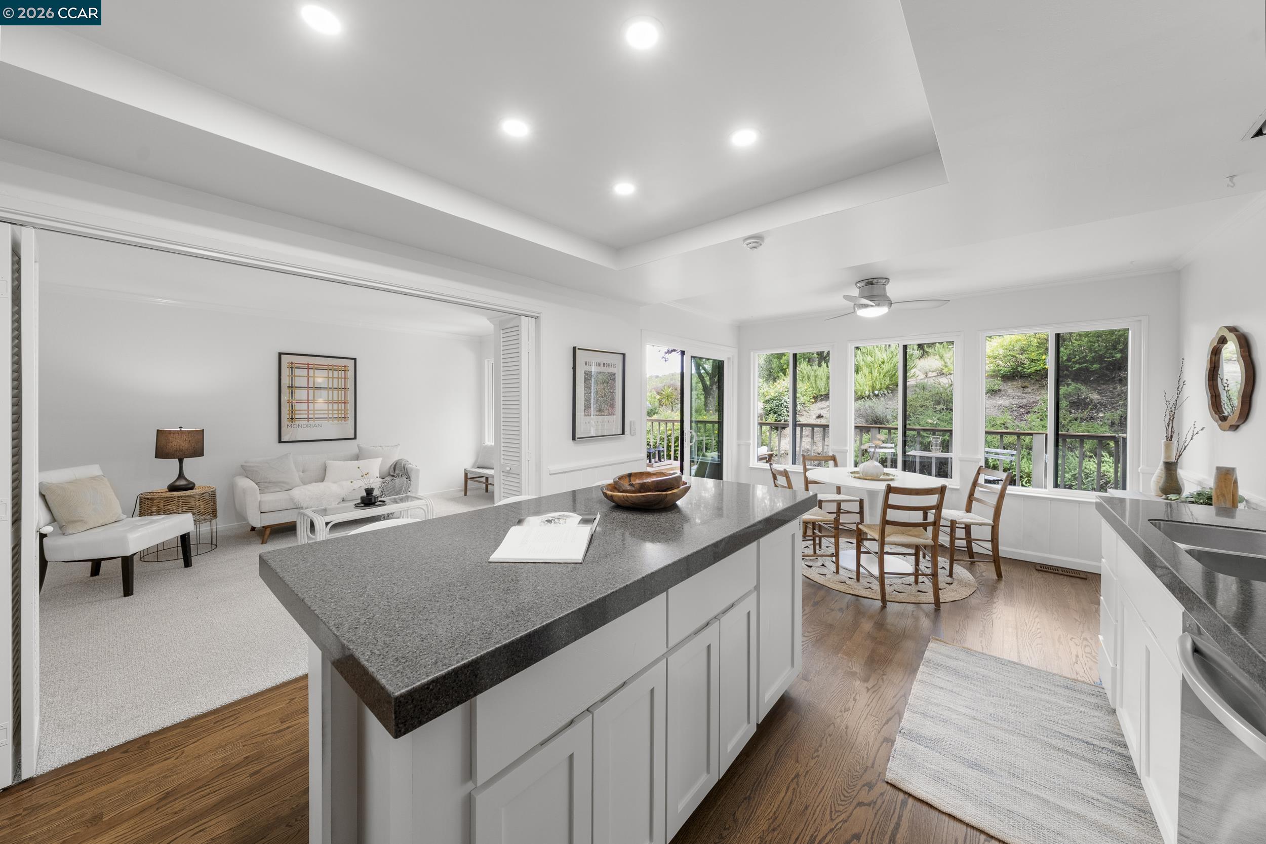 28 Curlew Way, Novato CA 94949 — photo 11