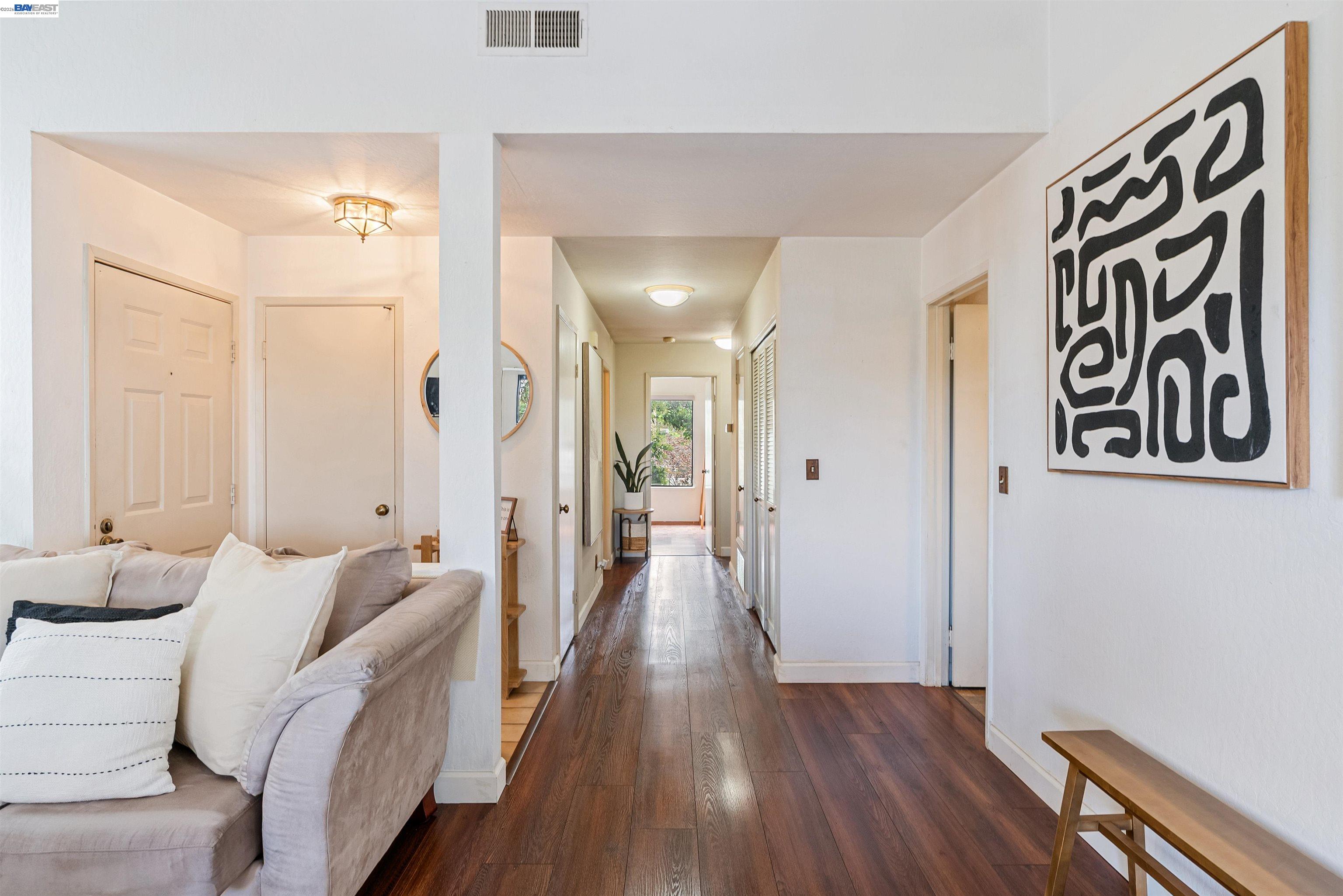 Photo #6: 41136479 Listing: Photo #6