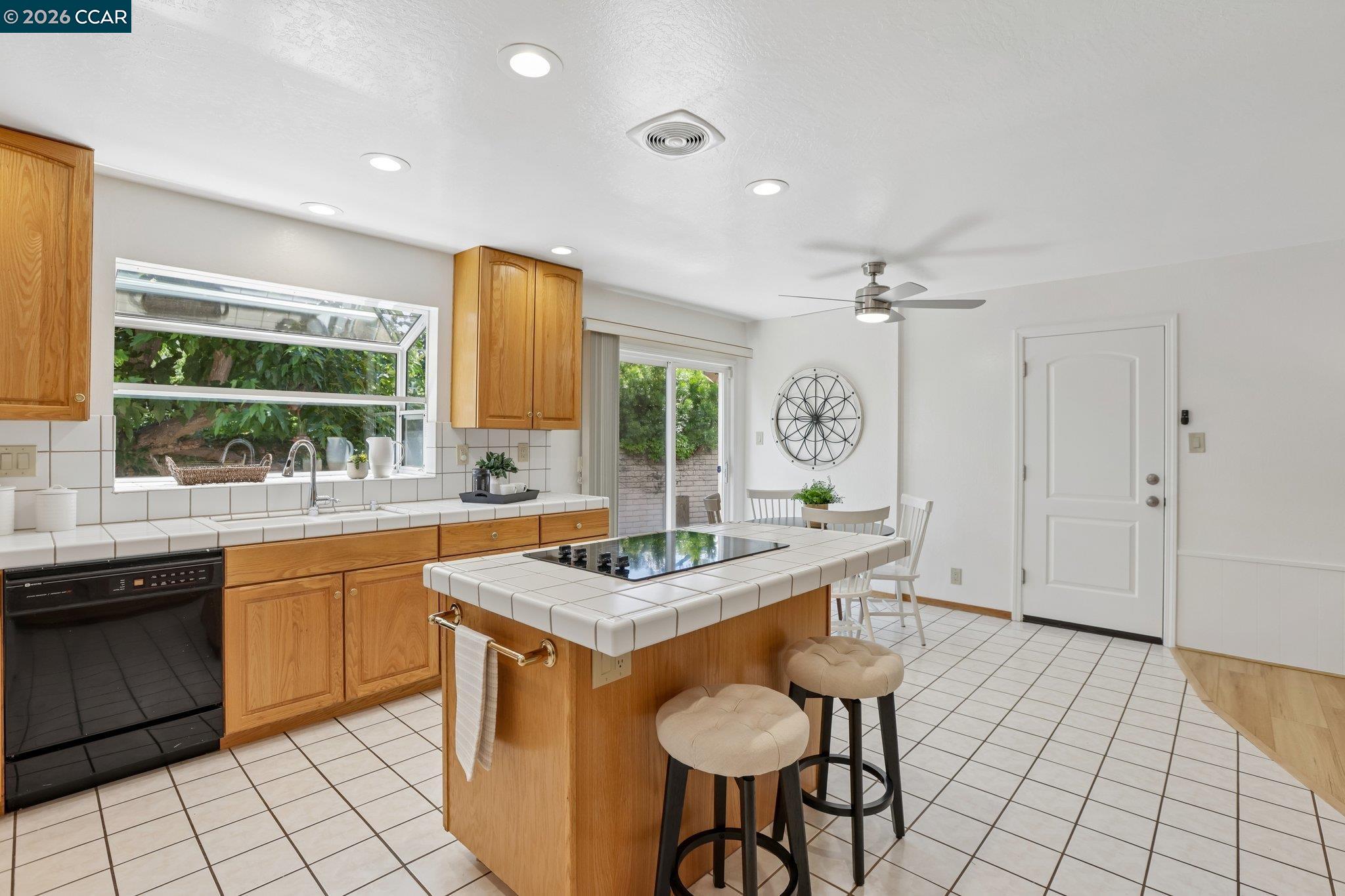 8 Bristol Ct, Pleasant Hill CA 94523 — photo 11