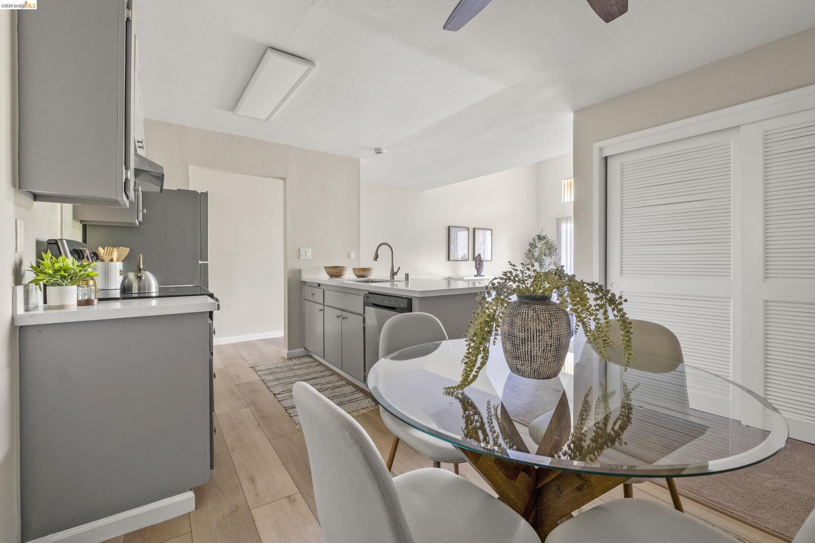 Photo #8: 41136492 Listing: Photo #8