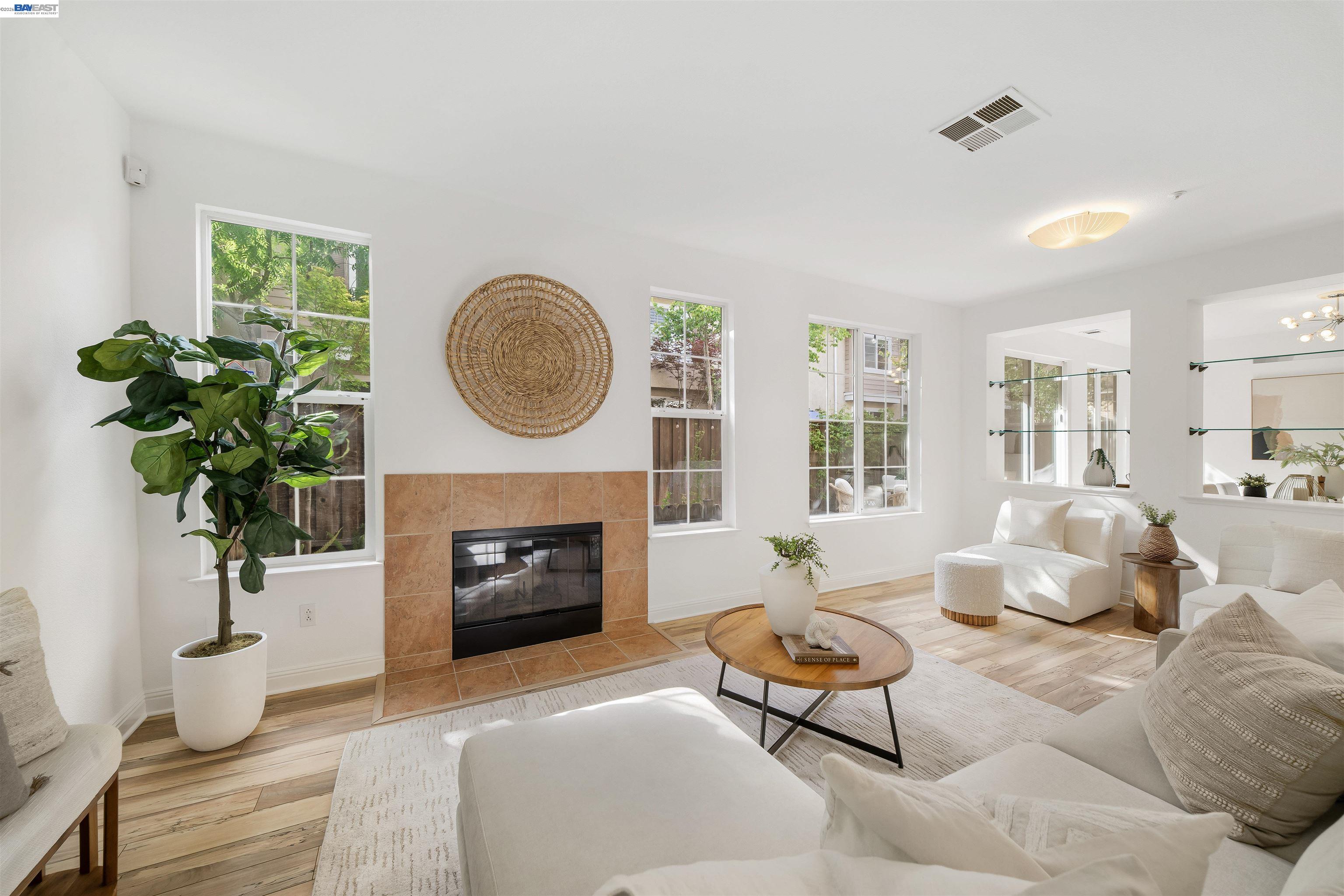 Photo #3: 41136496 Listing: Photo #3