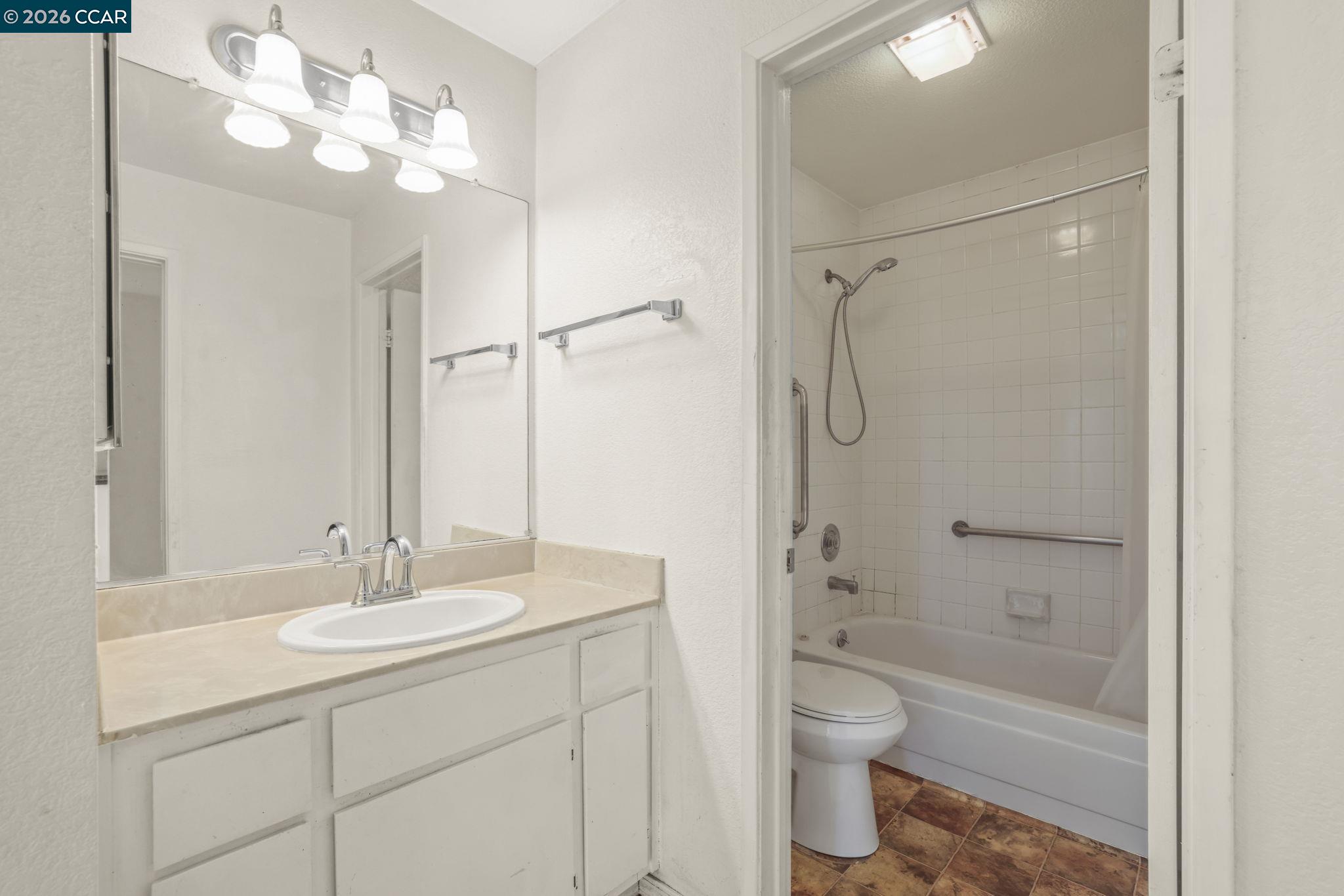 Photo #15: 41136515 Listing: Photo #15