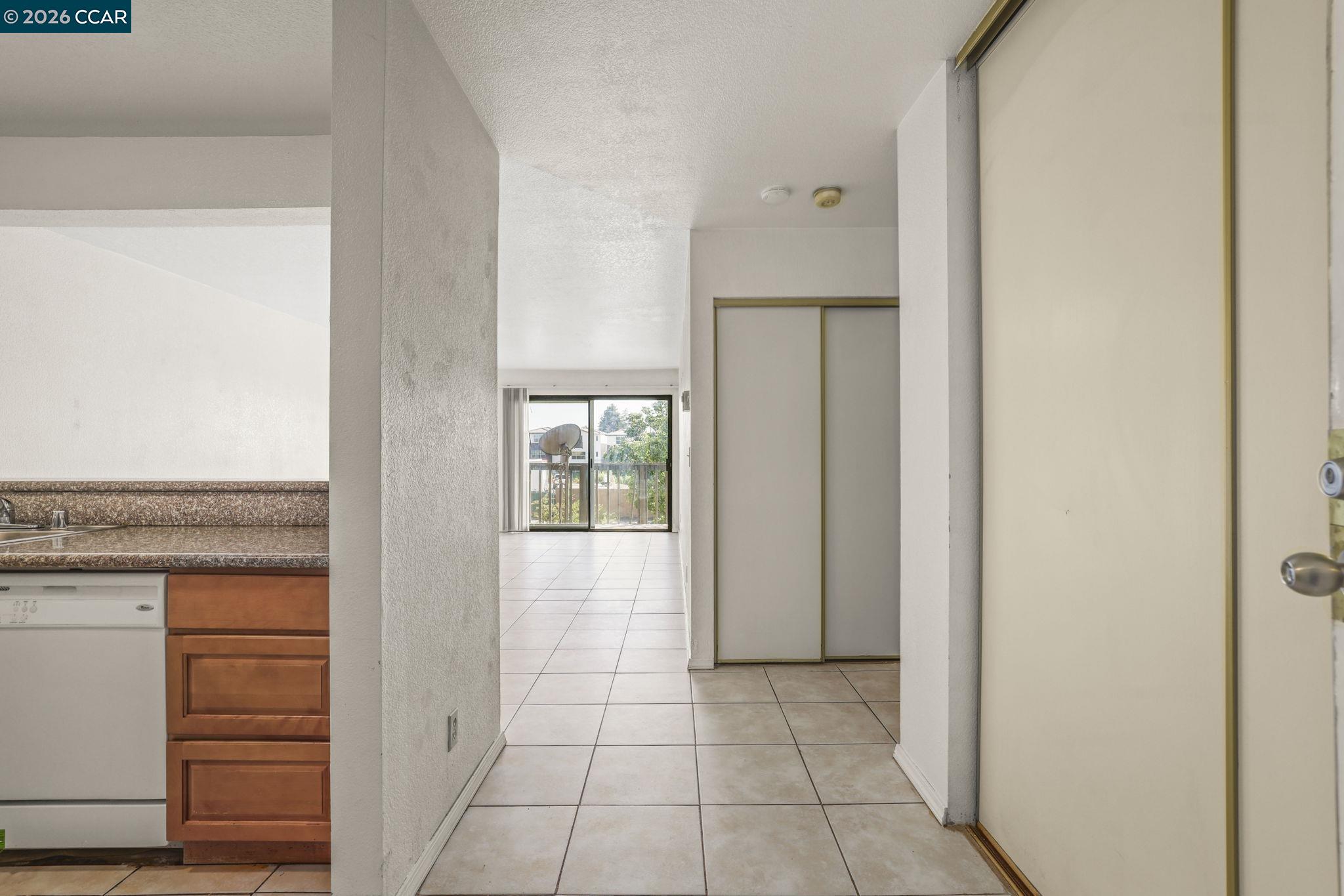 Photo #3: 41136515 Listing: Photo #3