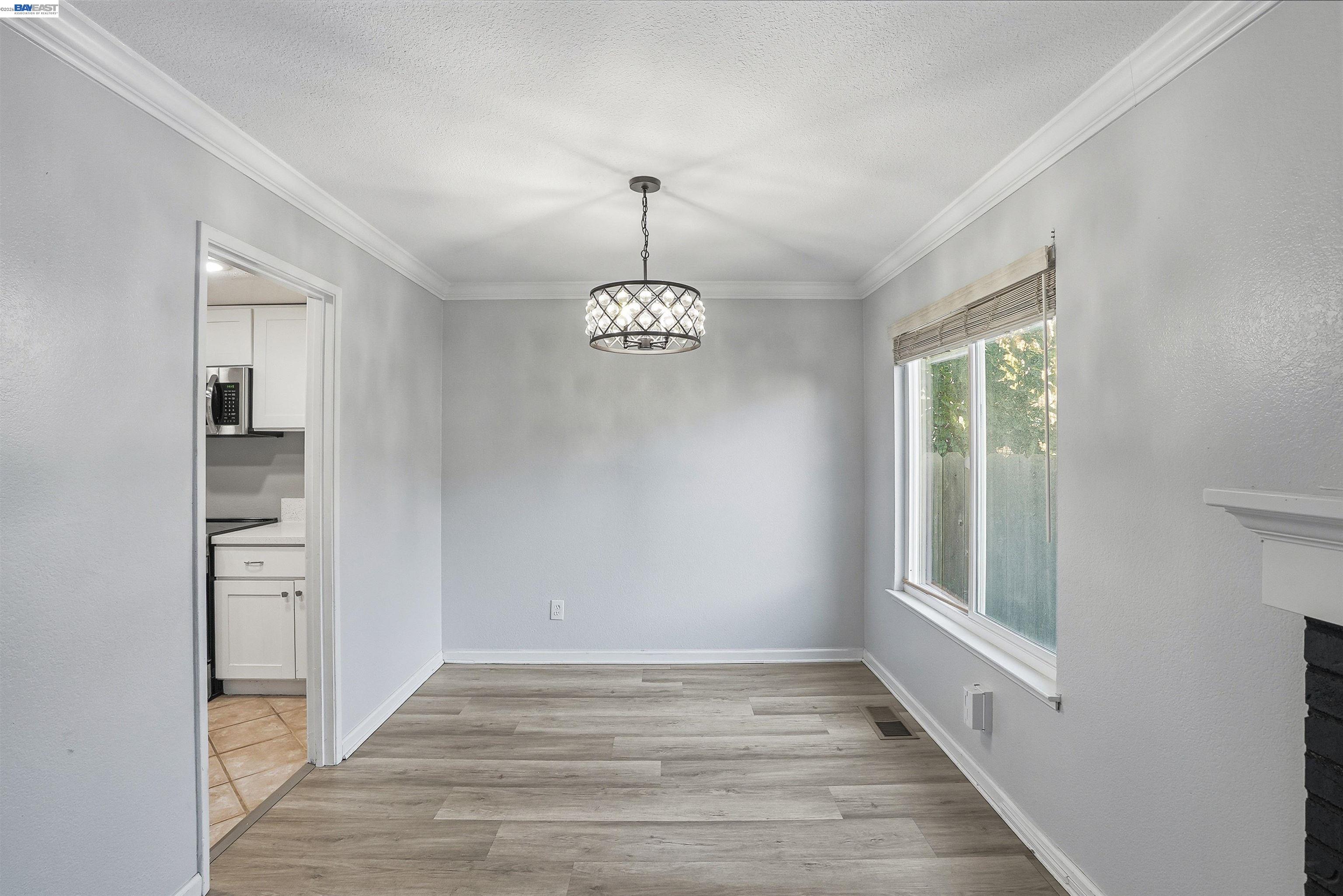 Photo #5: 41136552 Listing: Photo #5